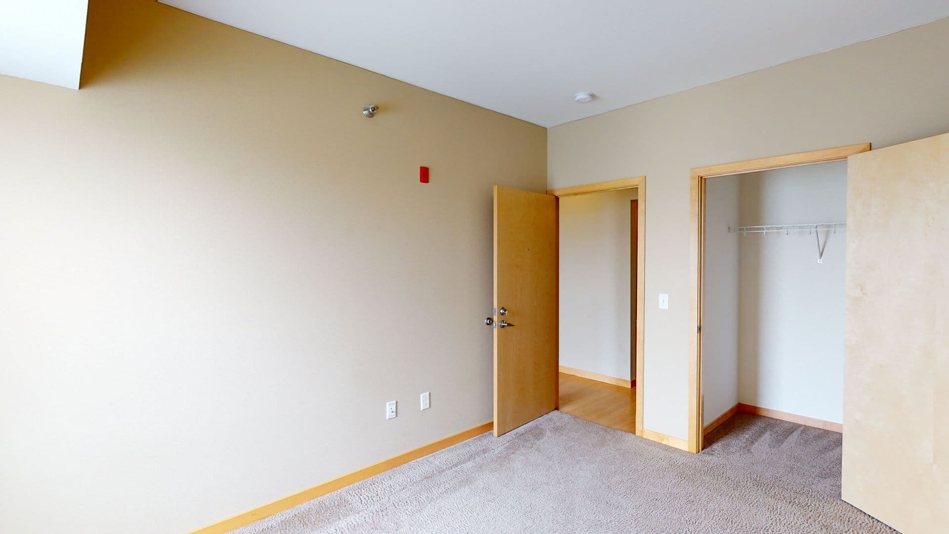 Eau Claire Apartment: 2851 Hendrickson Dr