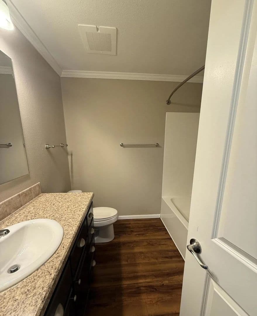 Watford CIty Townhome: 120 4th Ave SE