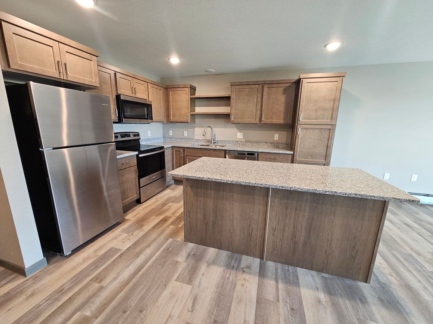 Melrose Apartment: 1250 Railroad Avenue NW