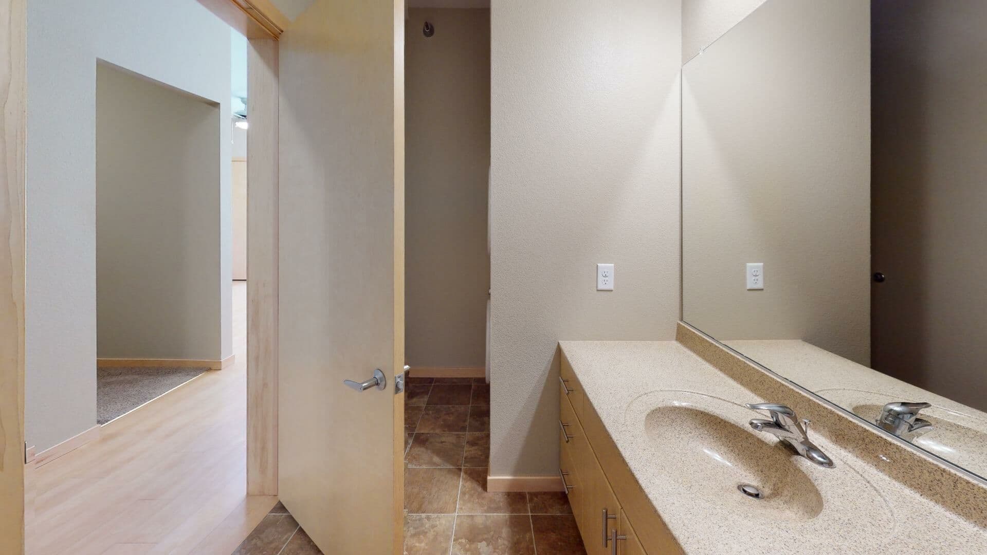 Eau Claire Apartment: 2851 Hendrickson Dr