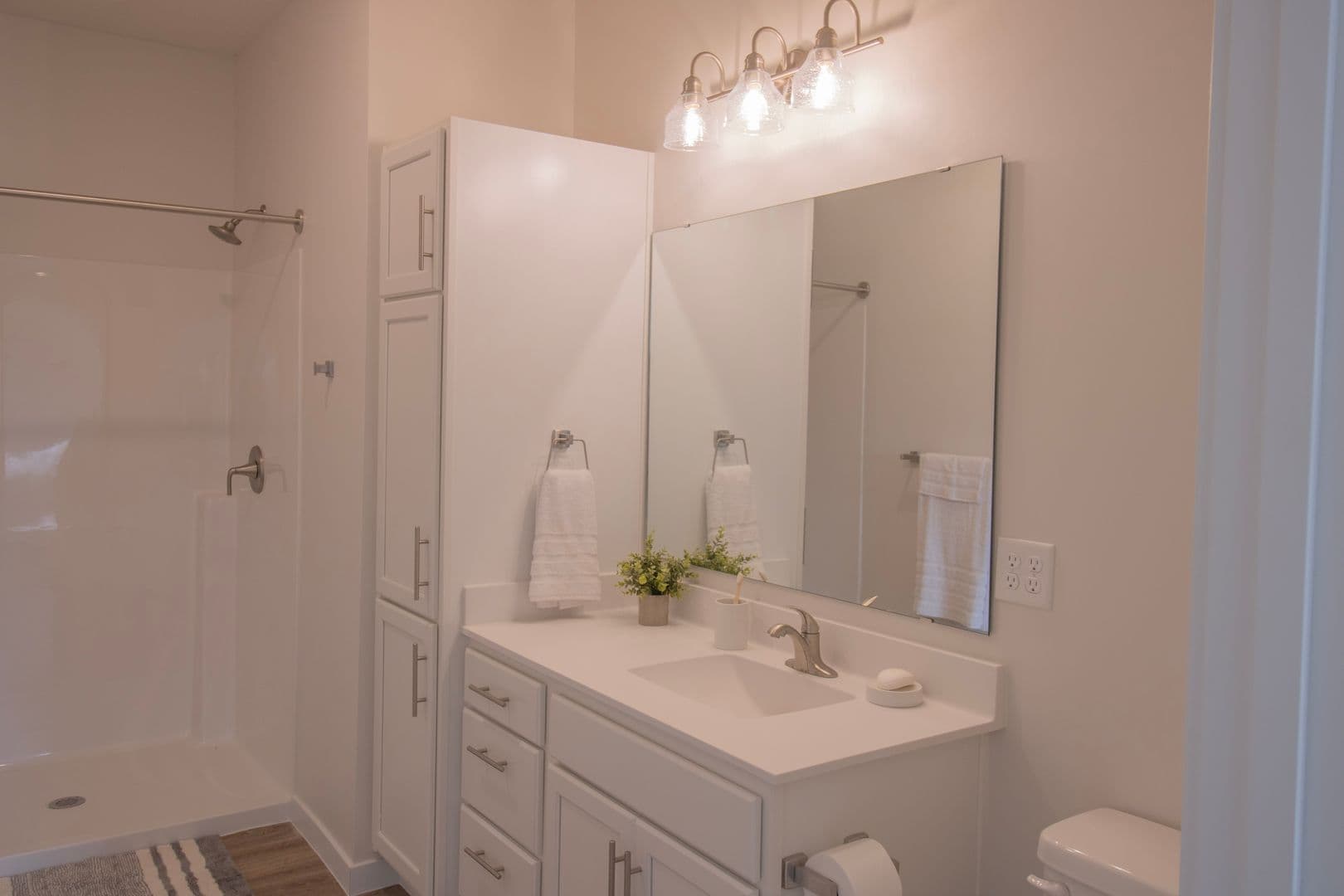 Annandale Apartment: 160 Ash Street East