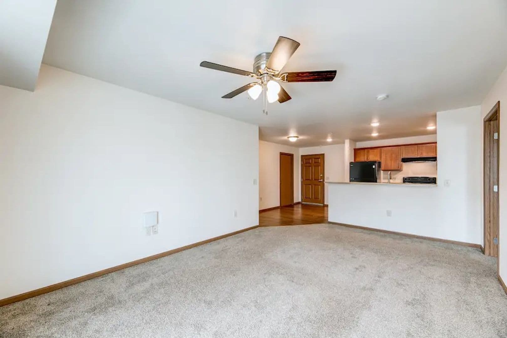 Sartell Apartment: 810 Roberts Road