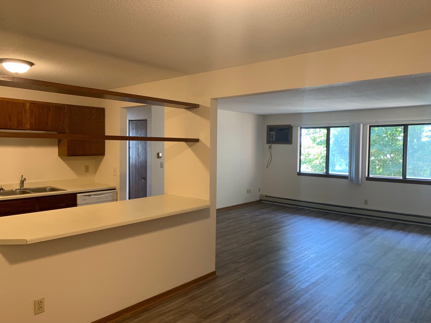 St. Cloud Apartment: 1921 7th St N