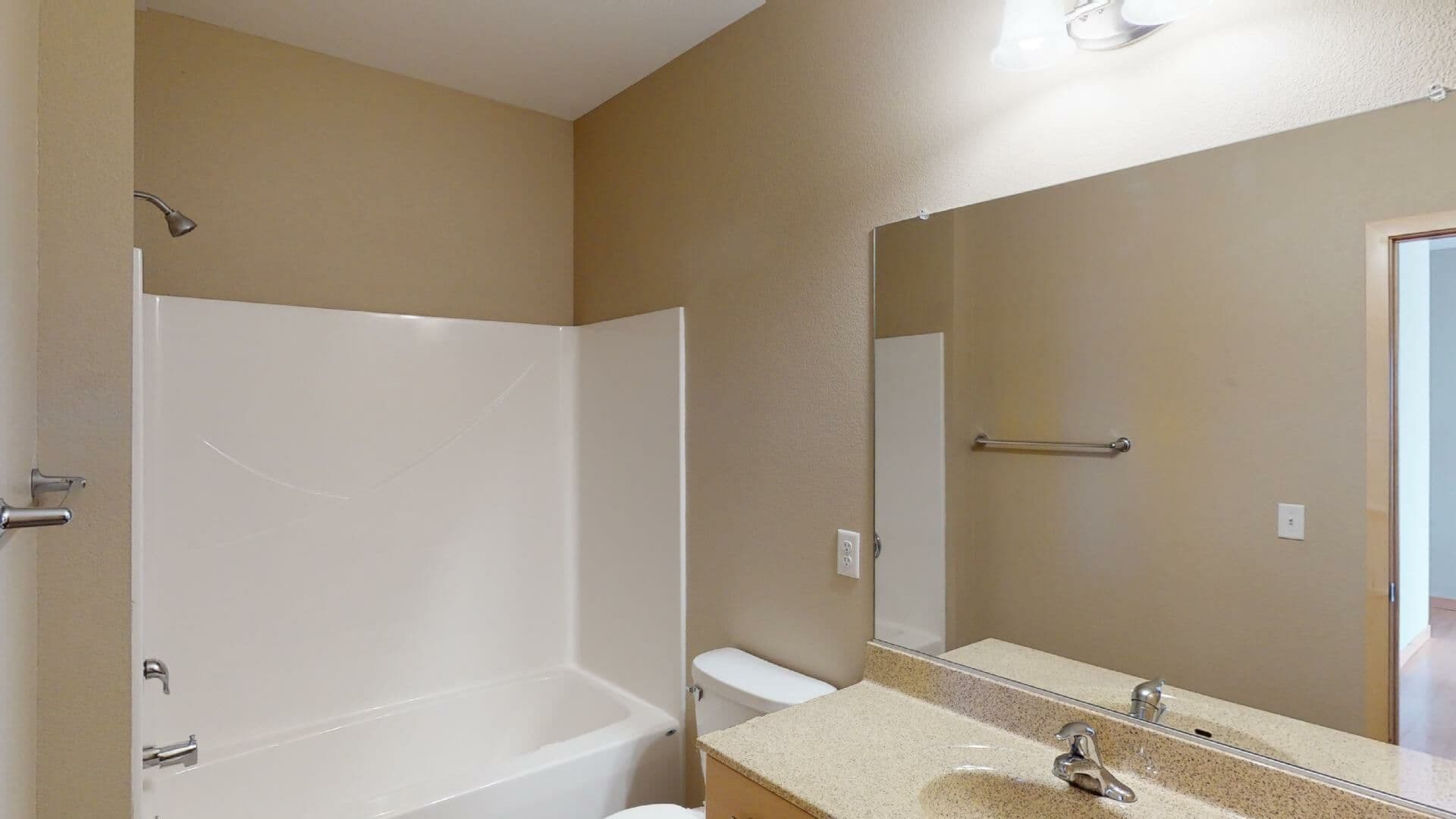 Eau Claire Apartment: 2851 Hendrickson Dr