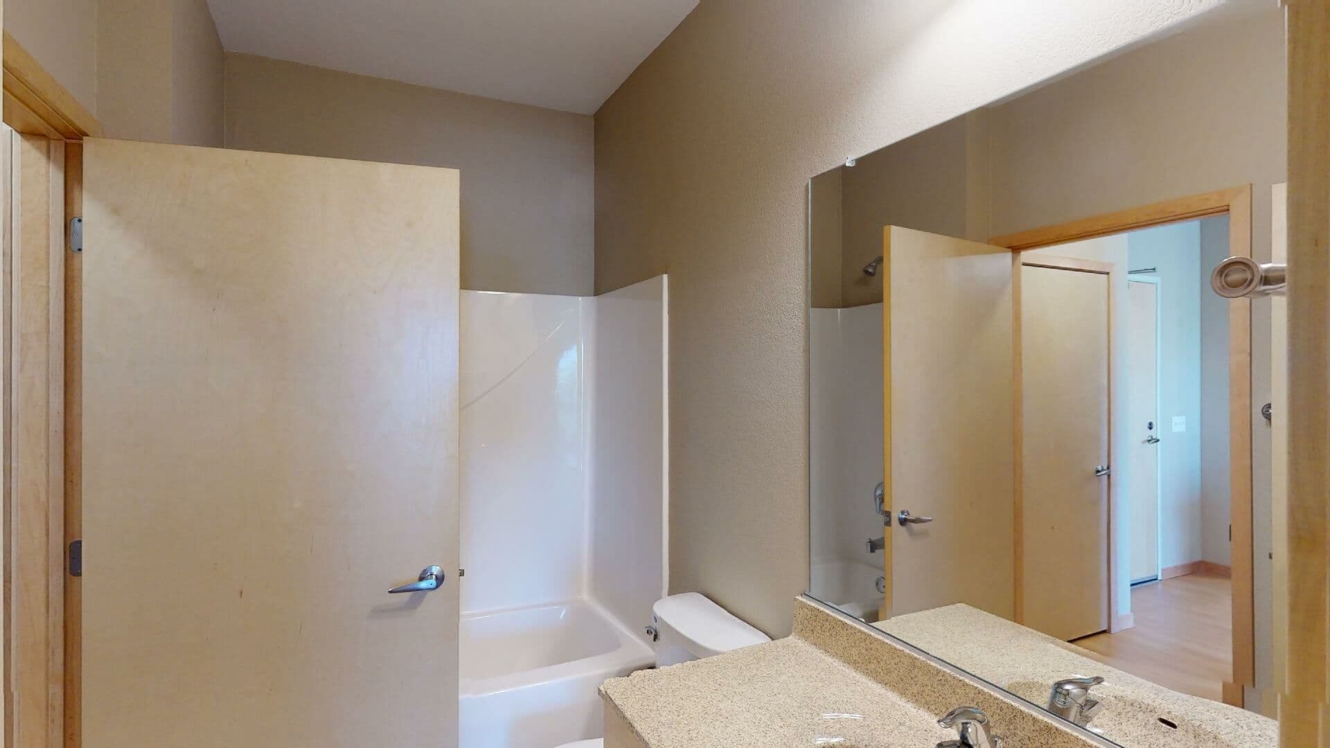Eau Claire Apartment: 2851 Hendrickson Dr