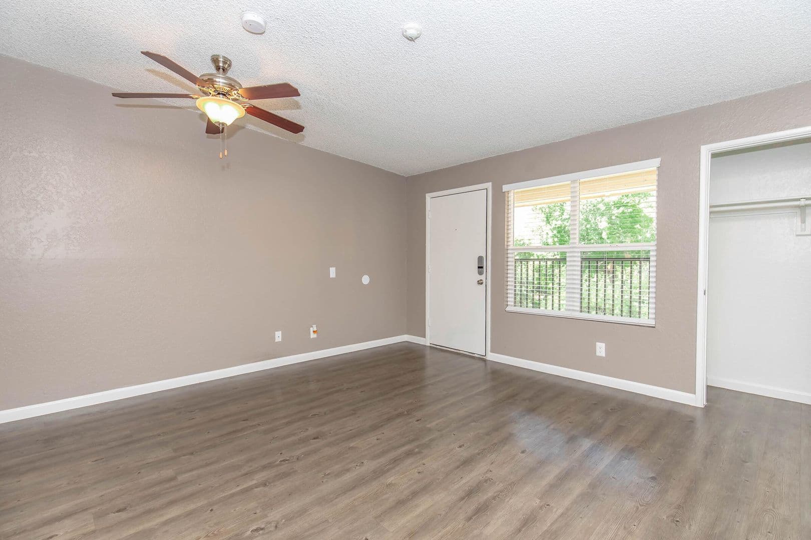 Tucson Apartment: 8550 East Speedway Blvd