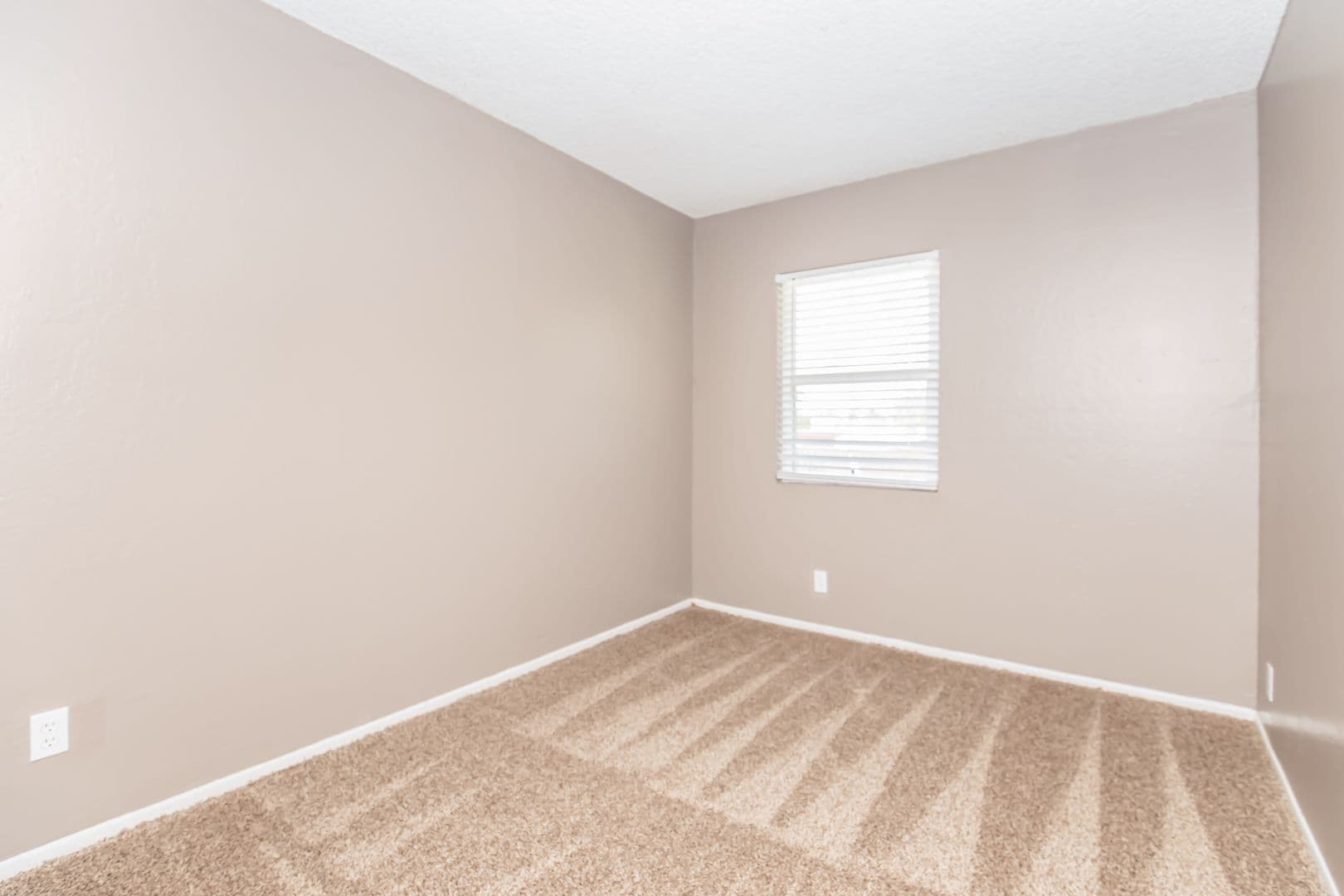 Tucson Apartment: 1345 South Kolb Road
