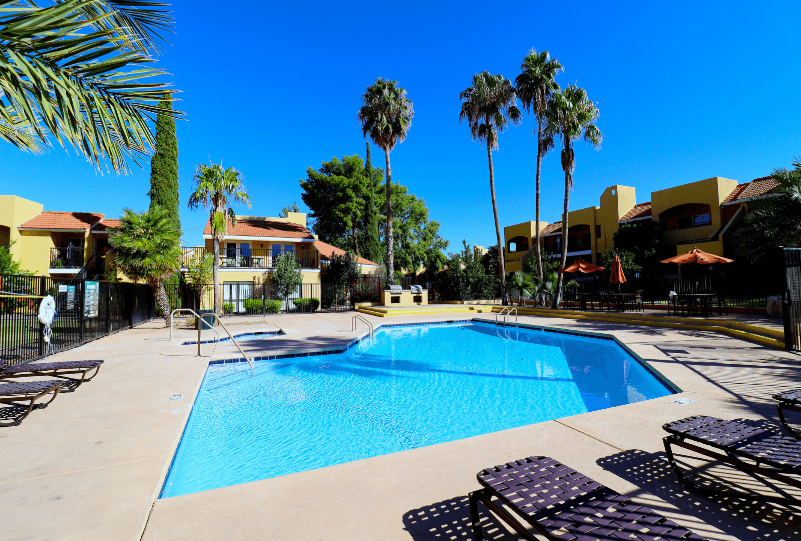 Tucson Apartment: 8550 East Speedway Blvd