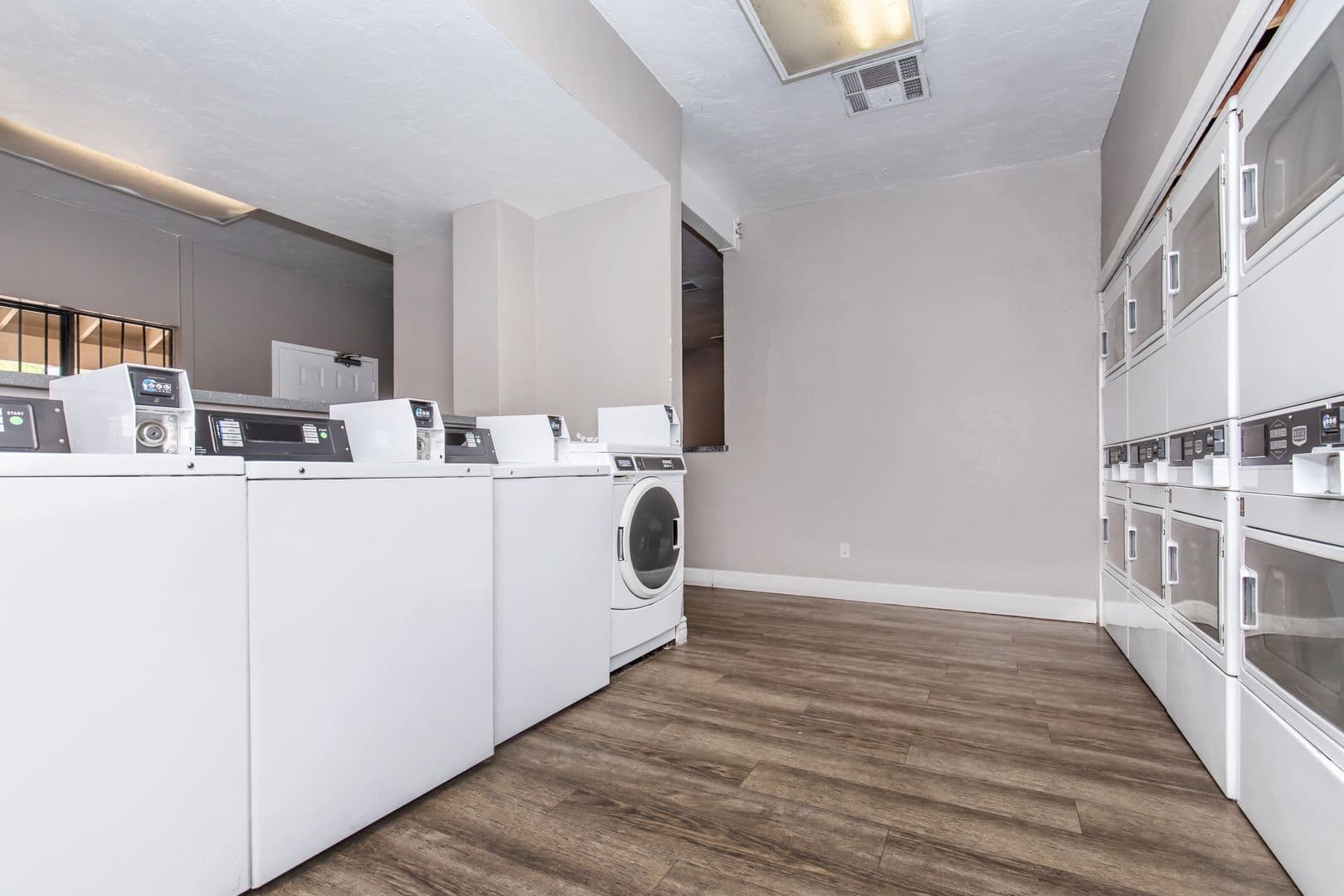 Tucson Apartment: 1881 East Irvington Road