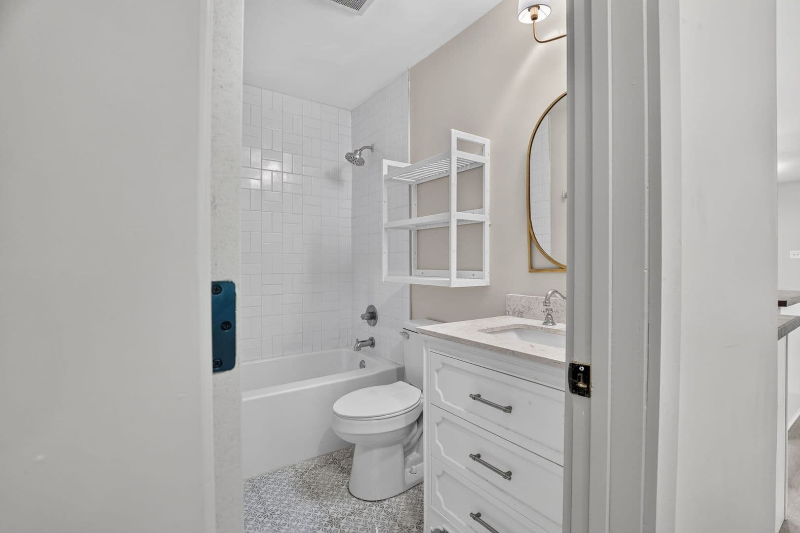 Pooler House: 108 E Whatley Street