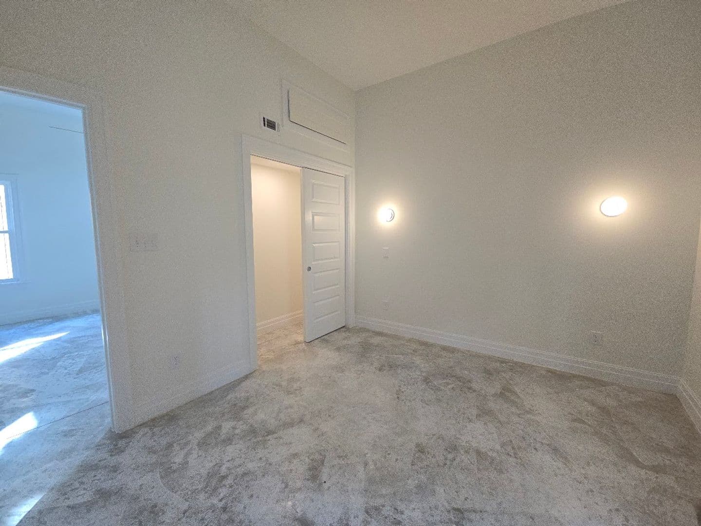 SAvannah House: 421 E 63rd St Unit A