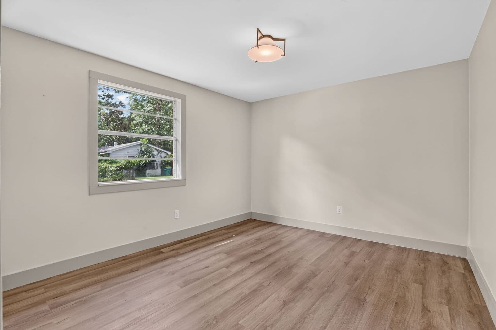 Pooler House: 108 E Whatley Street
