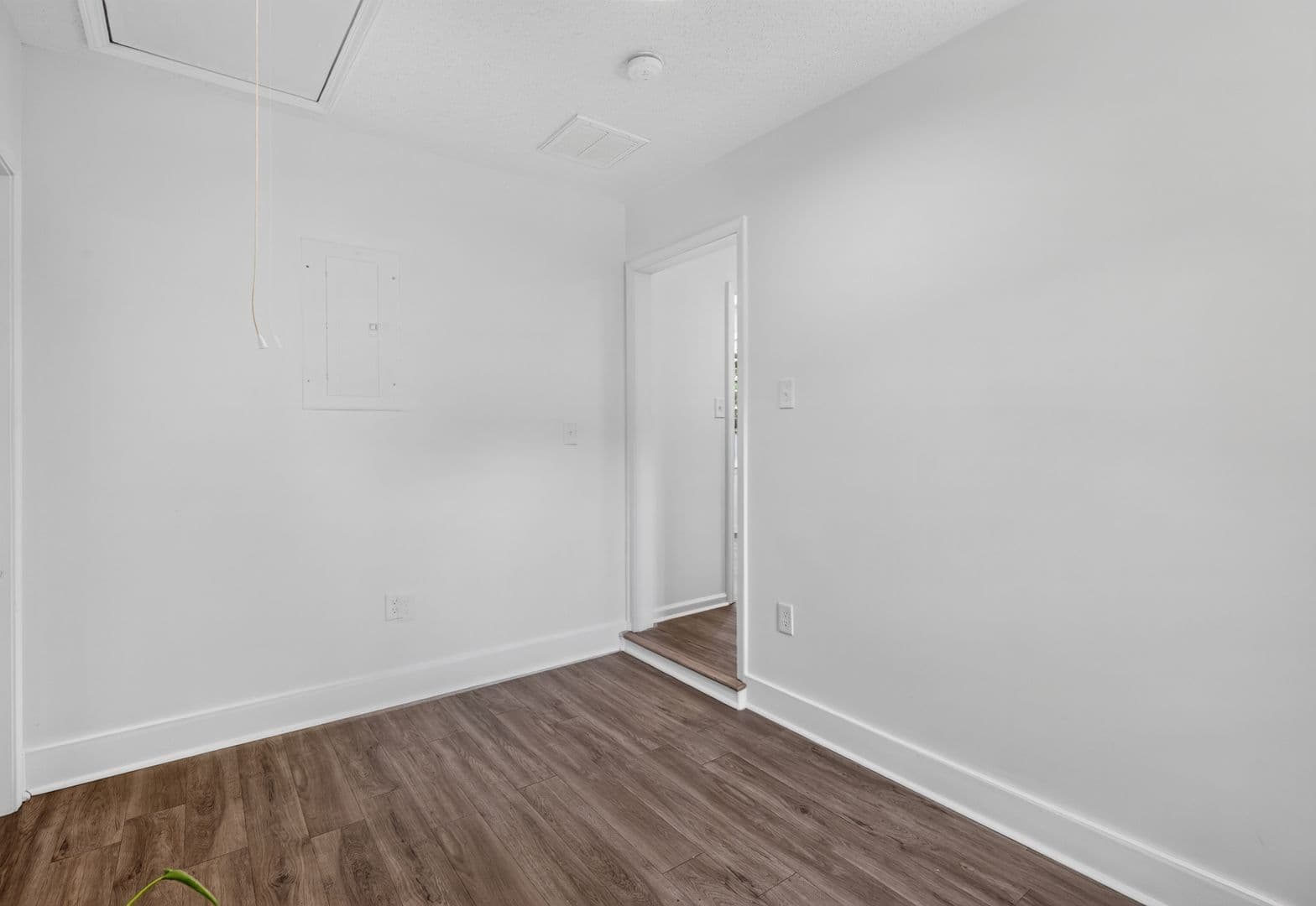 Savannah House: 31 Beaver Run Dr