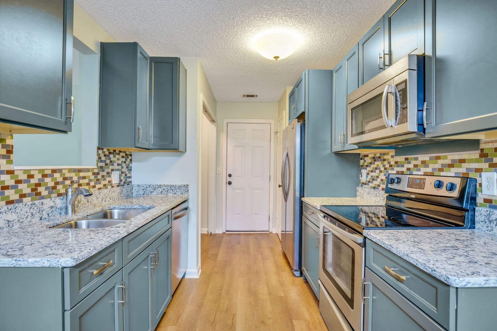 Savannah House: 607 S. Skinner Ave