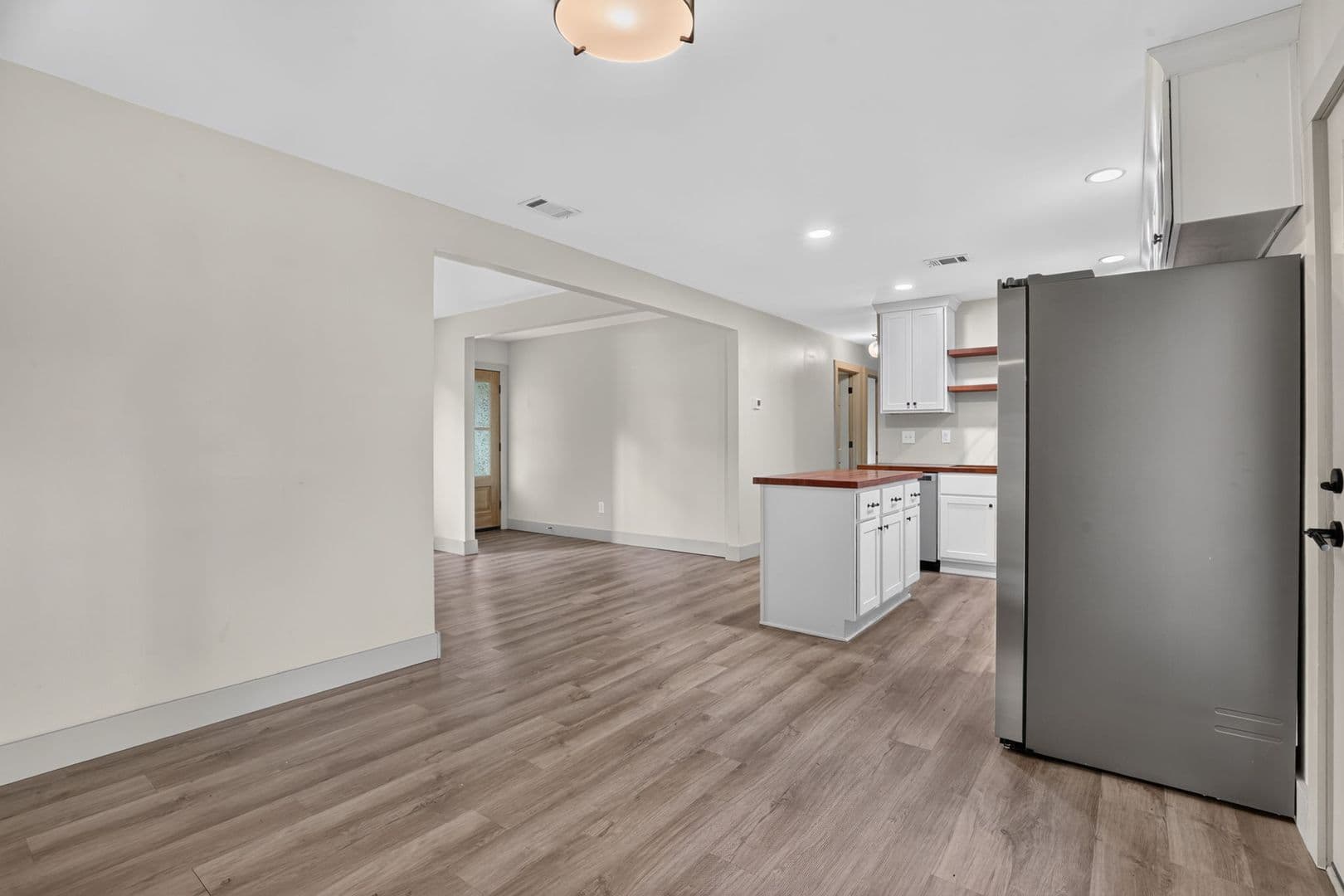 Pooler House: 108 E Whatley Street