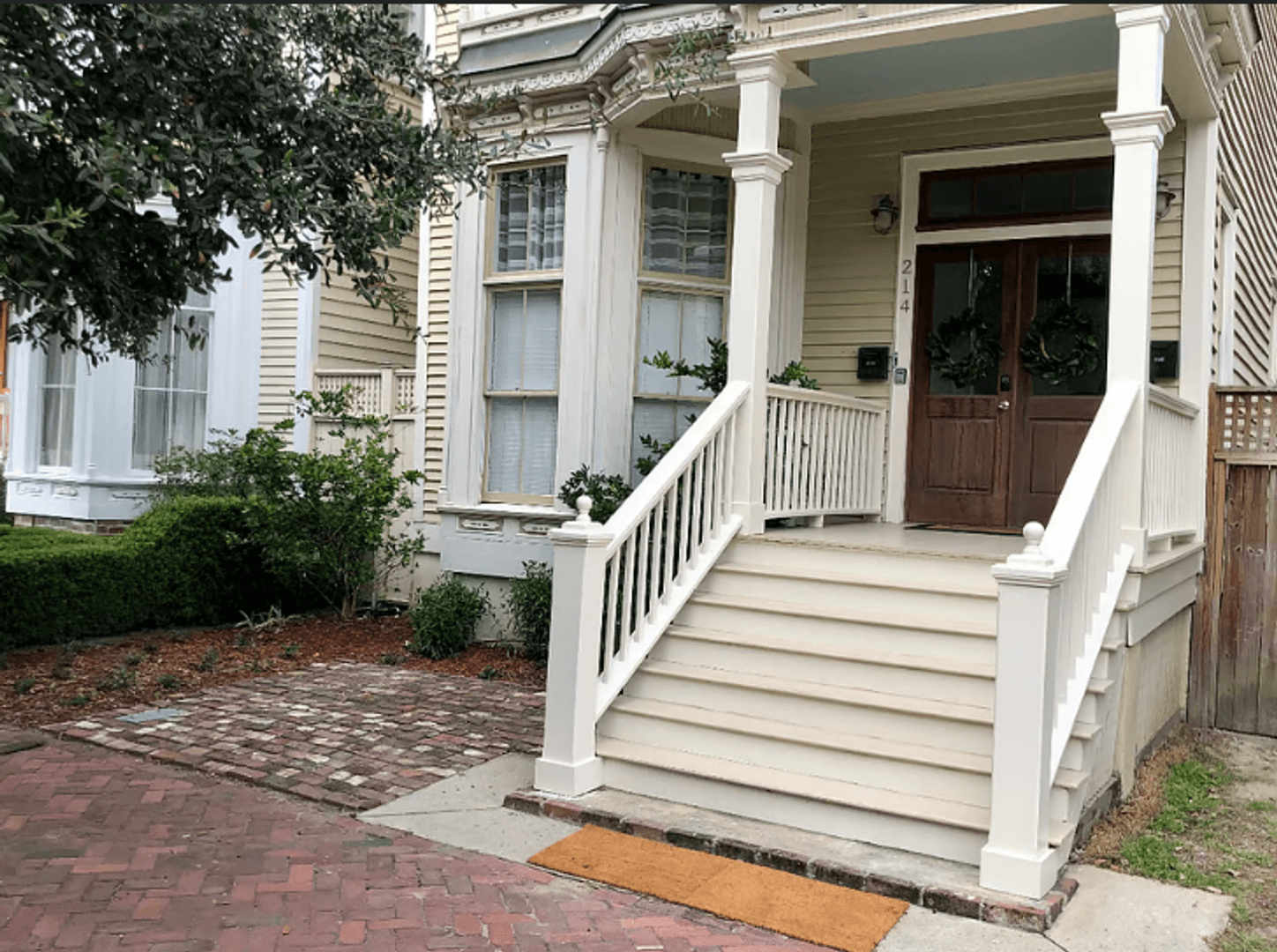 Savannah Apartment: 214 E 32nd St