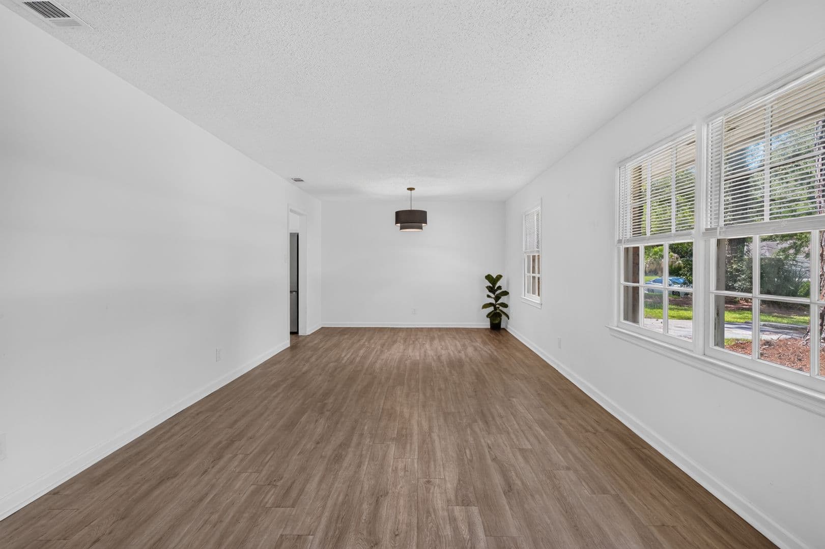 Savannah House: 31 Beaver Run Dr
