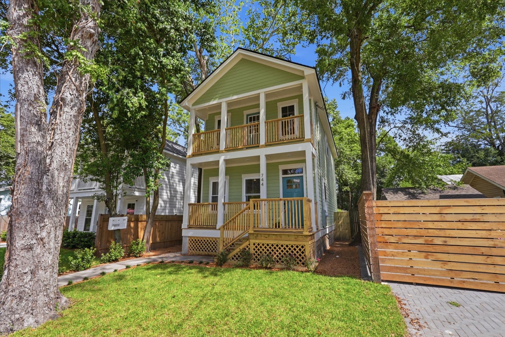 Savannah House: 744 E 33rd St