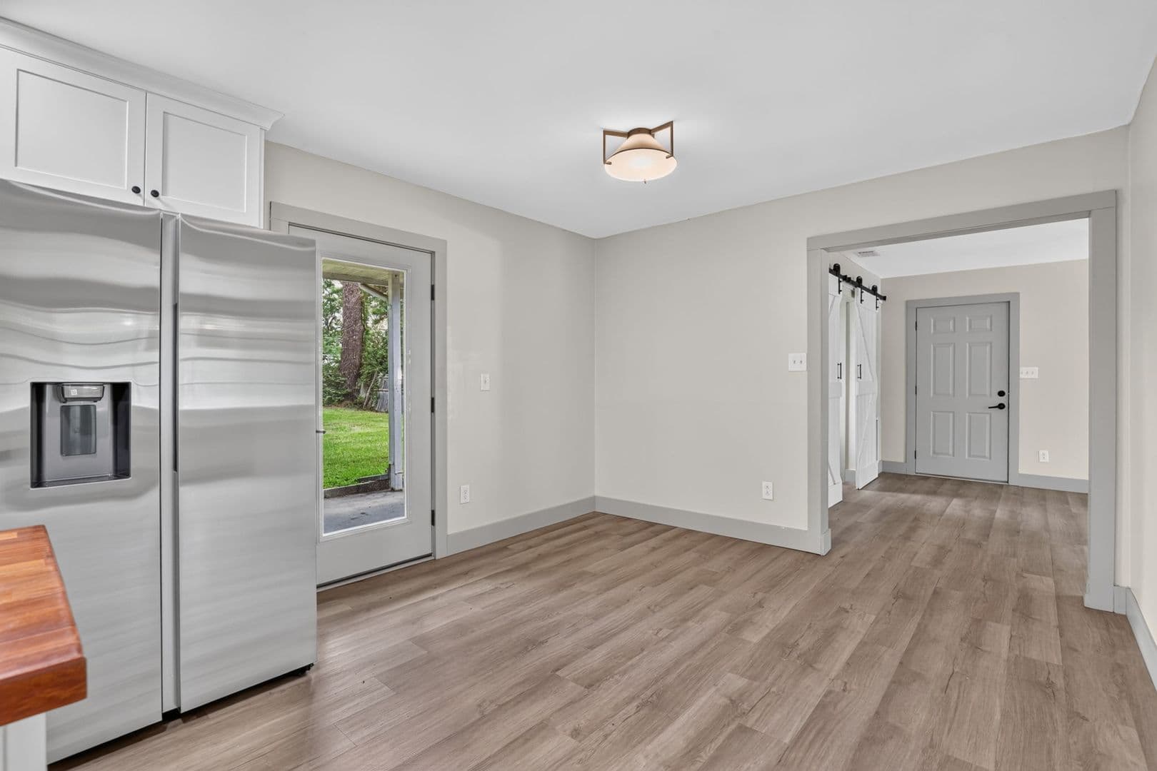 Pooler House: 108 E Whatley Street