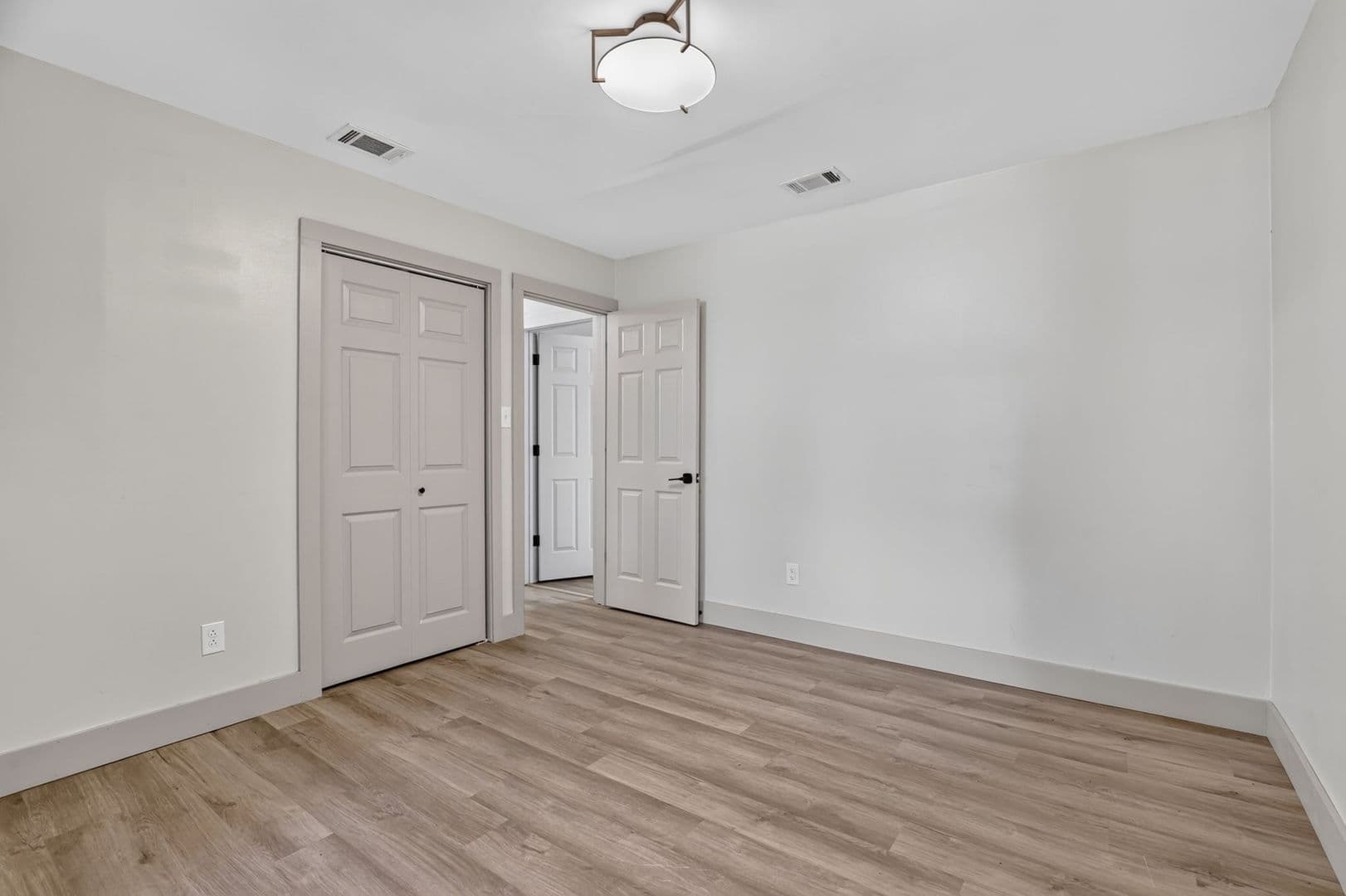 Pooler House: 108 E Whatley Street