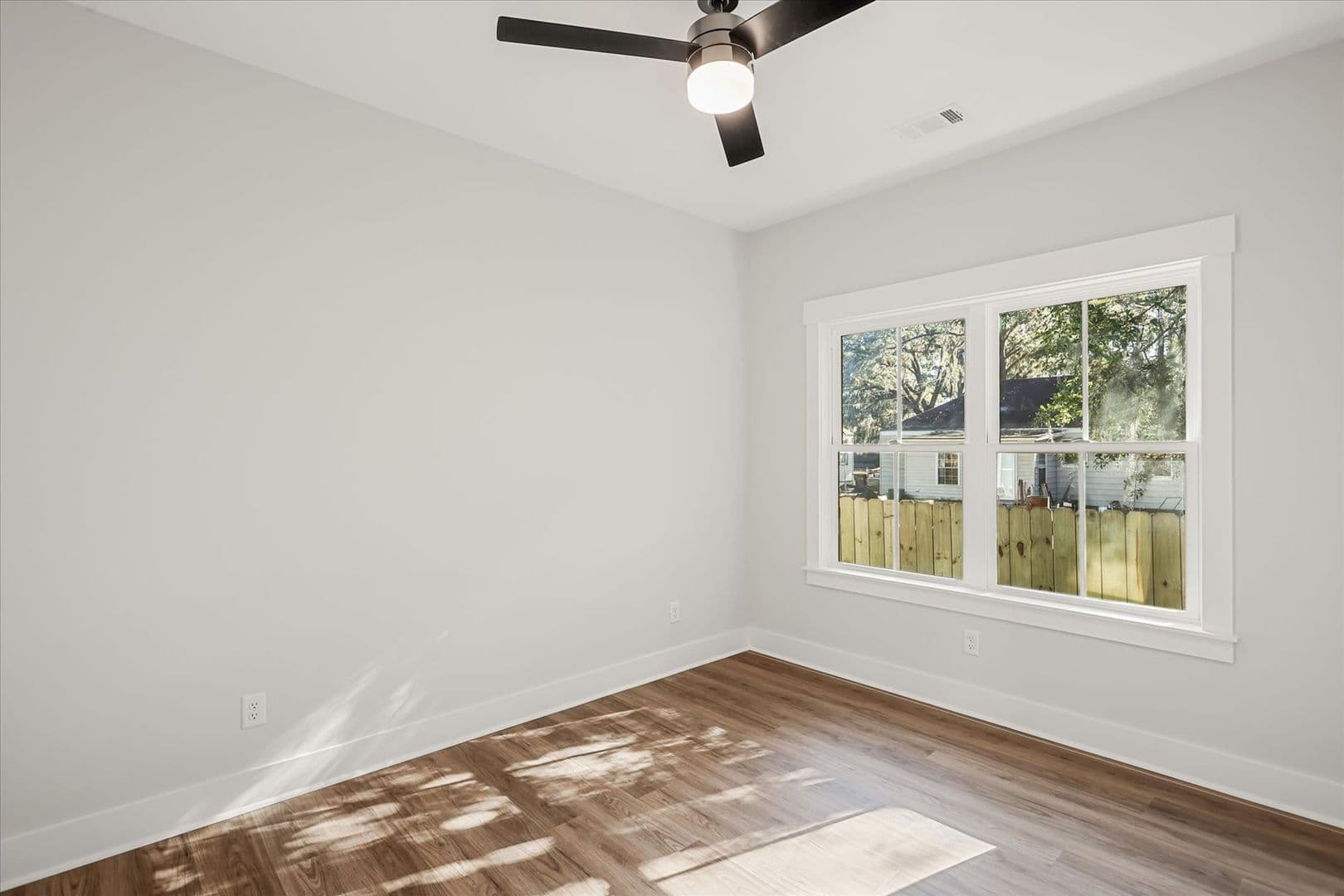 Savannah House: 5404 Mildred St
