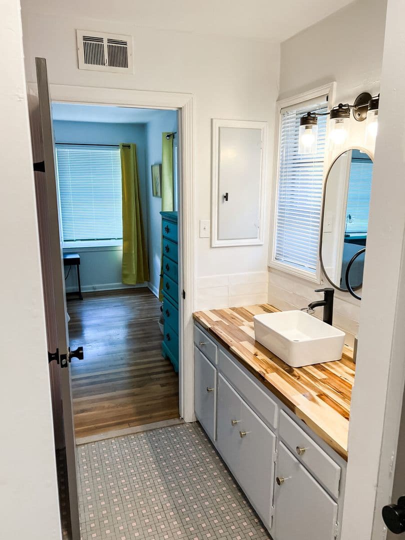 Savannah Apartment: 23 Berkley Pl - 23 Berkley Unit 4