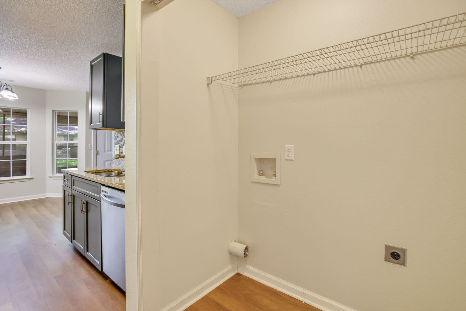 Savannah House: 607 S. Skinner Ave