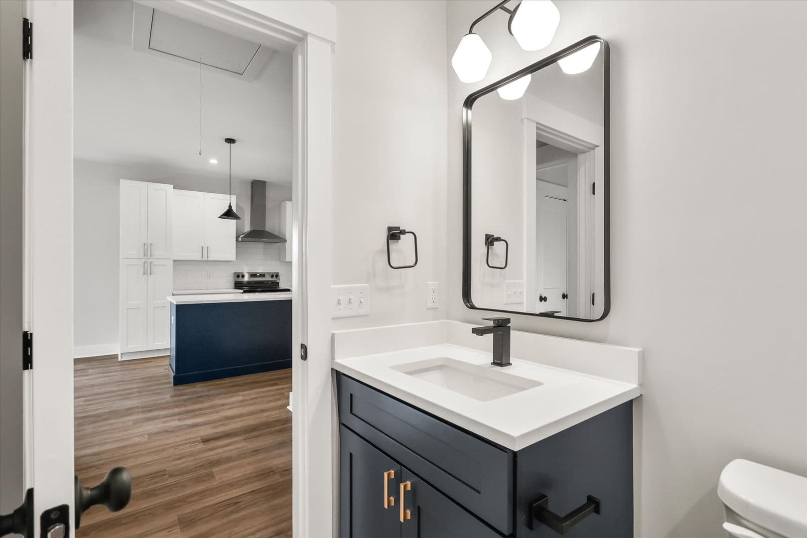 Savannah House: 5404 Mildred St
