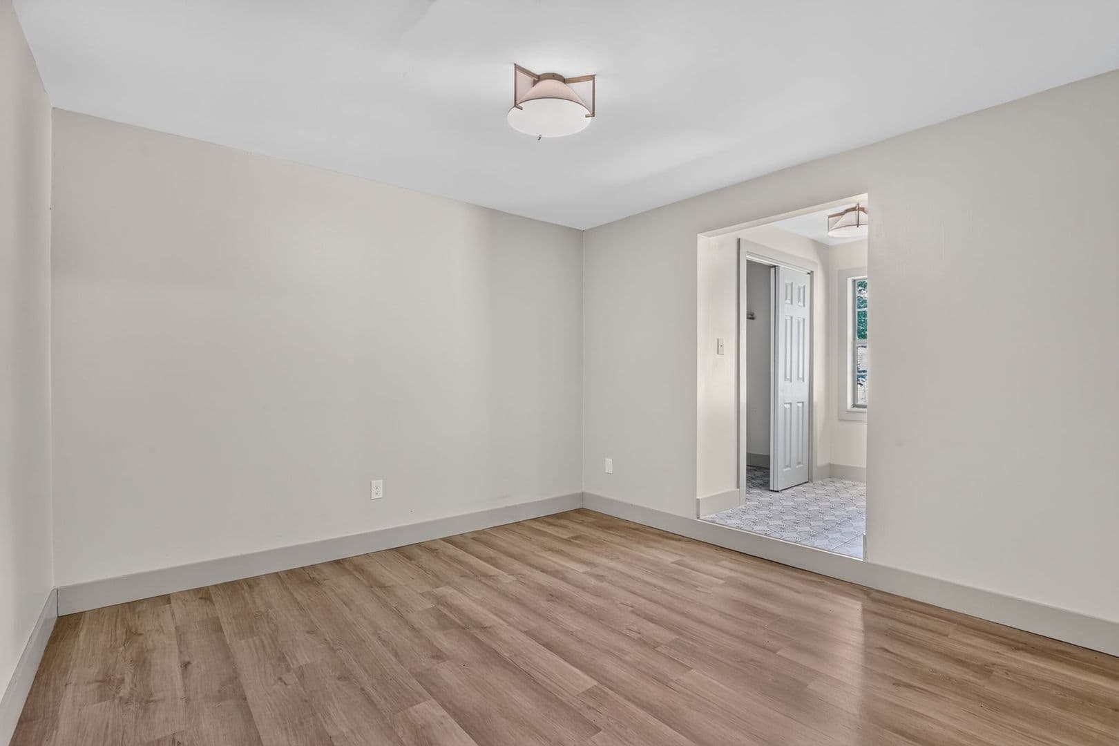 Pooler House: 108 E Whatley Street