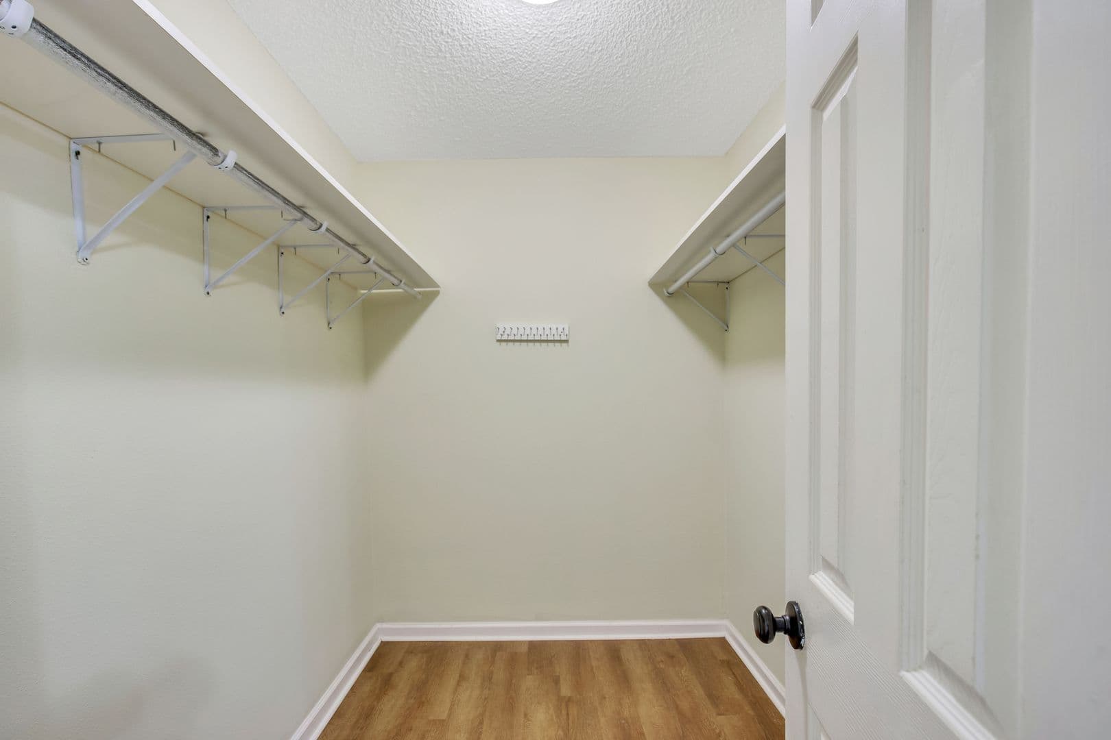 Savannah House: 607 S. Skinner Ave
