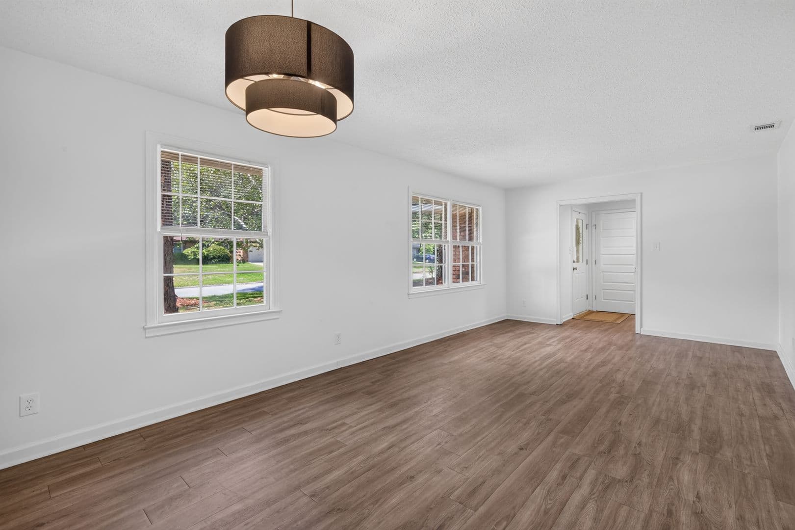 Savannah House: 31 Beaver Run Dr
