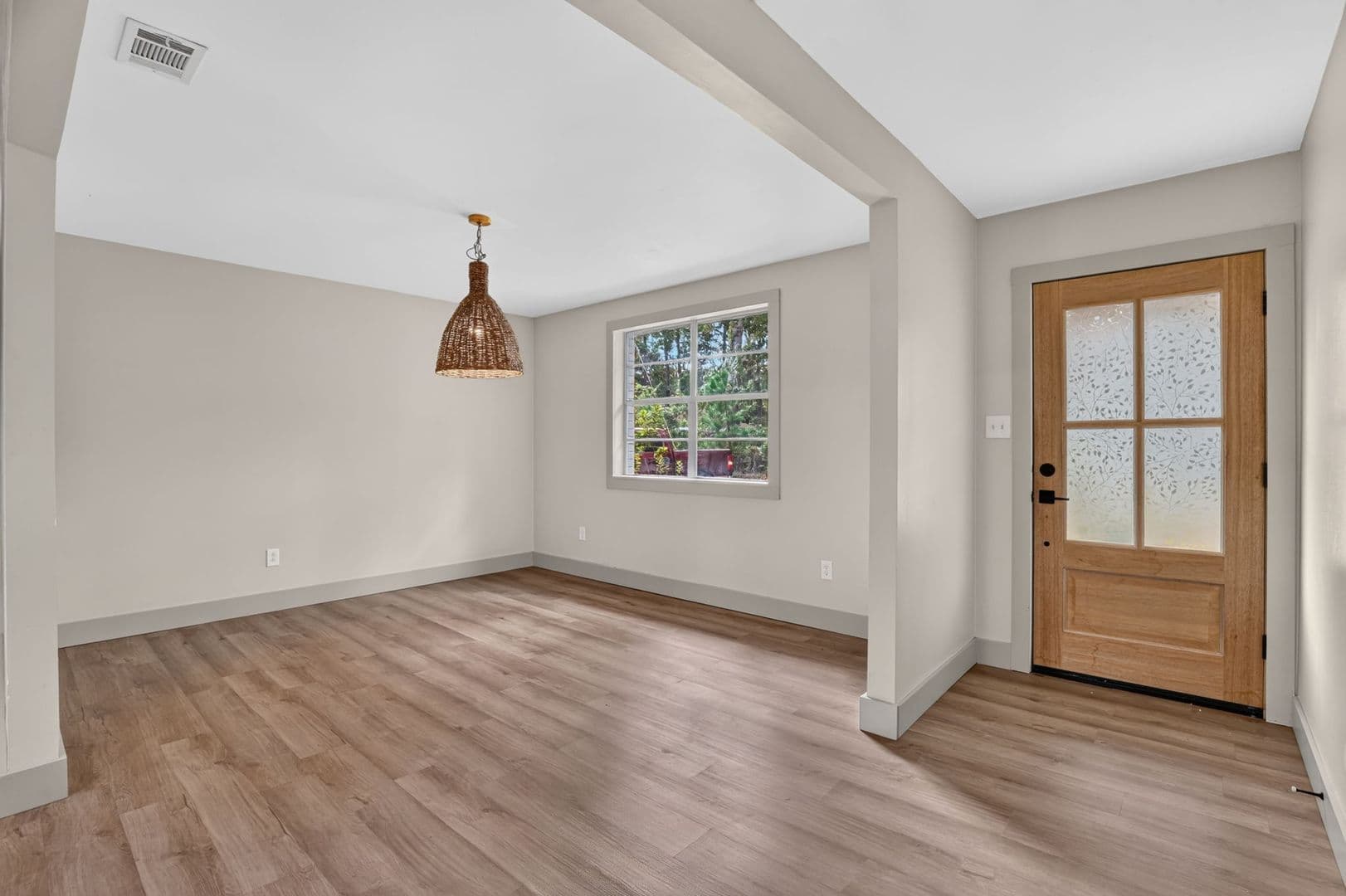 Pooler House: 108 E Whatley Street