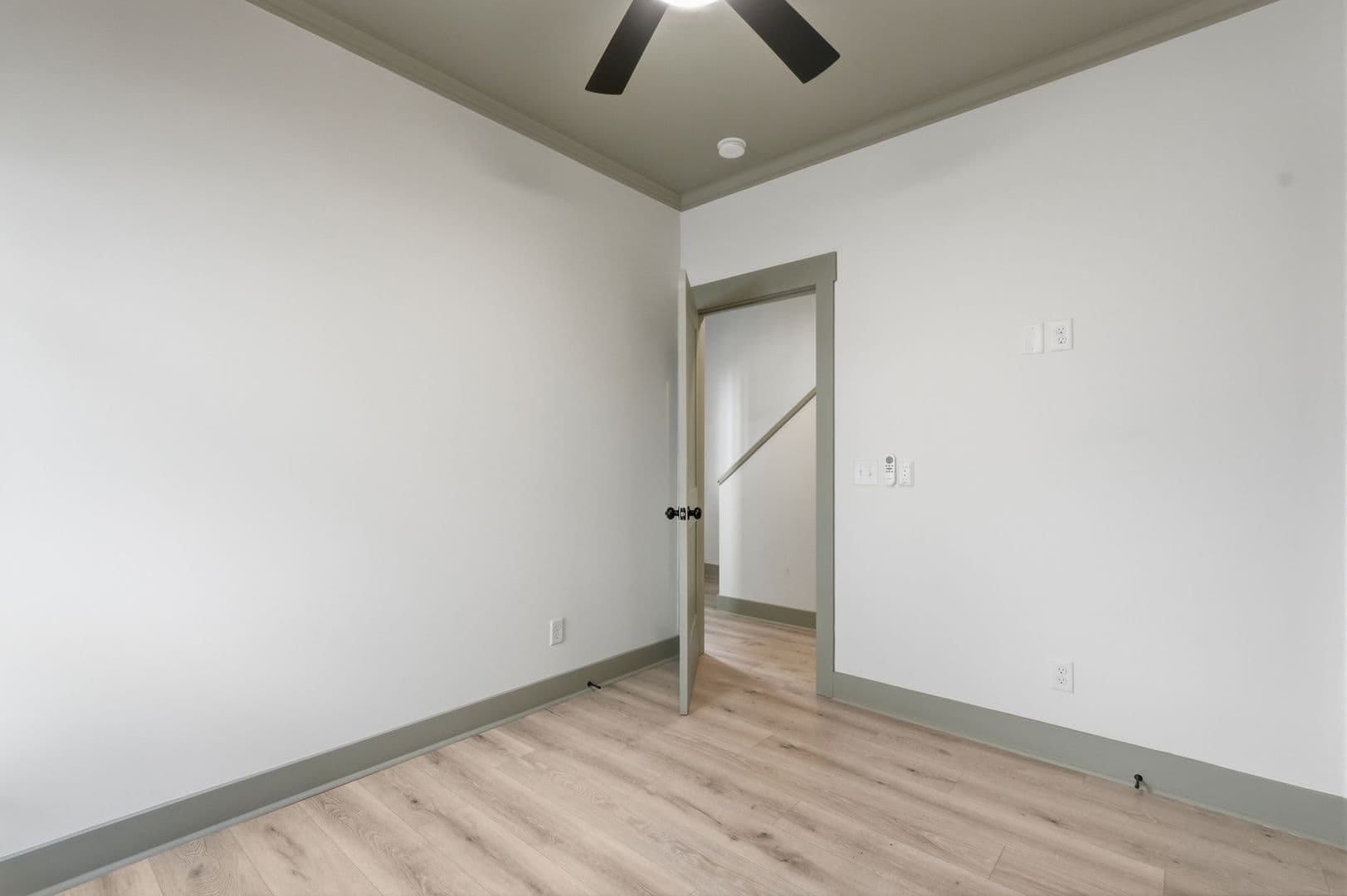 Savannah House: 744 E 33rd St