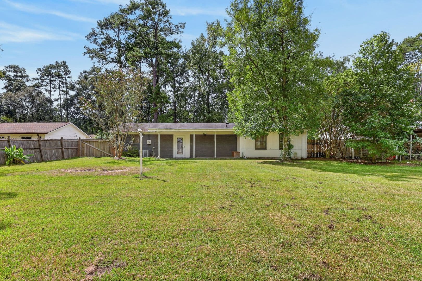 Pooler House: 108 E Whatley Street