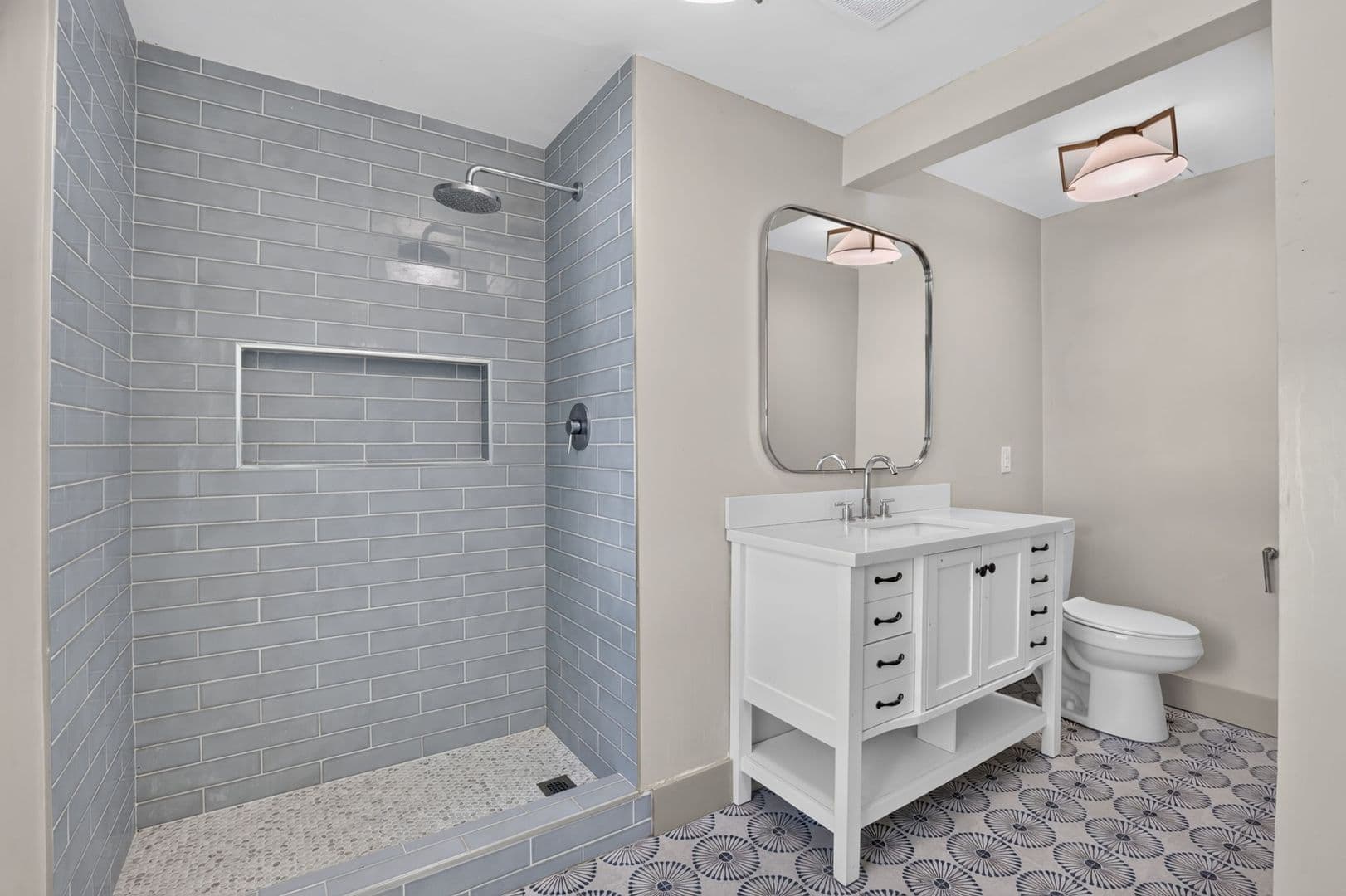 Pooler House: 108 E Whatley Street