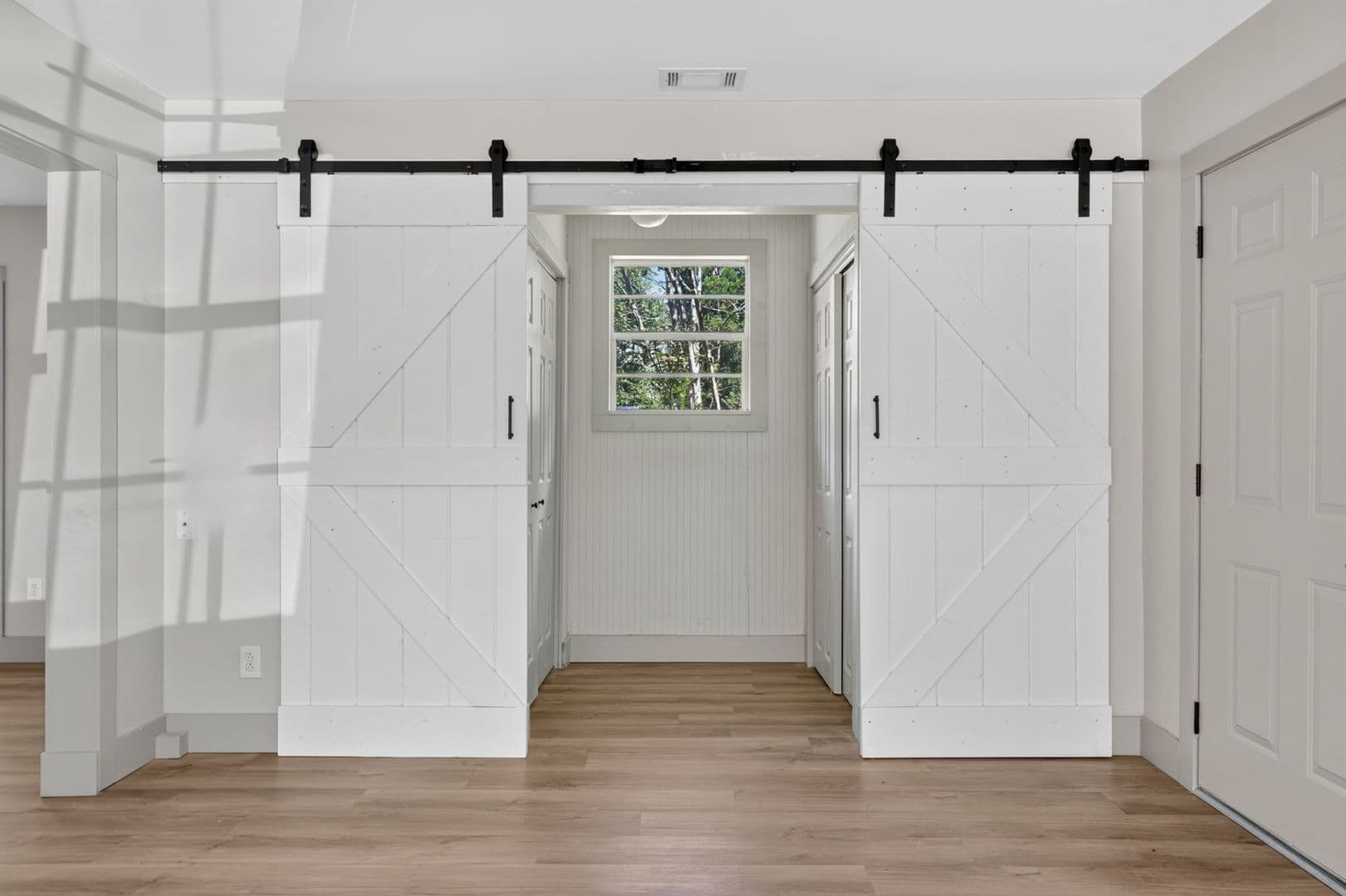 Pooler House: 108 E Whatley Street