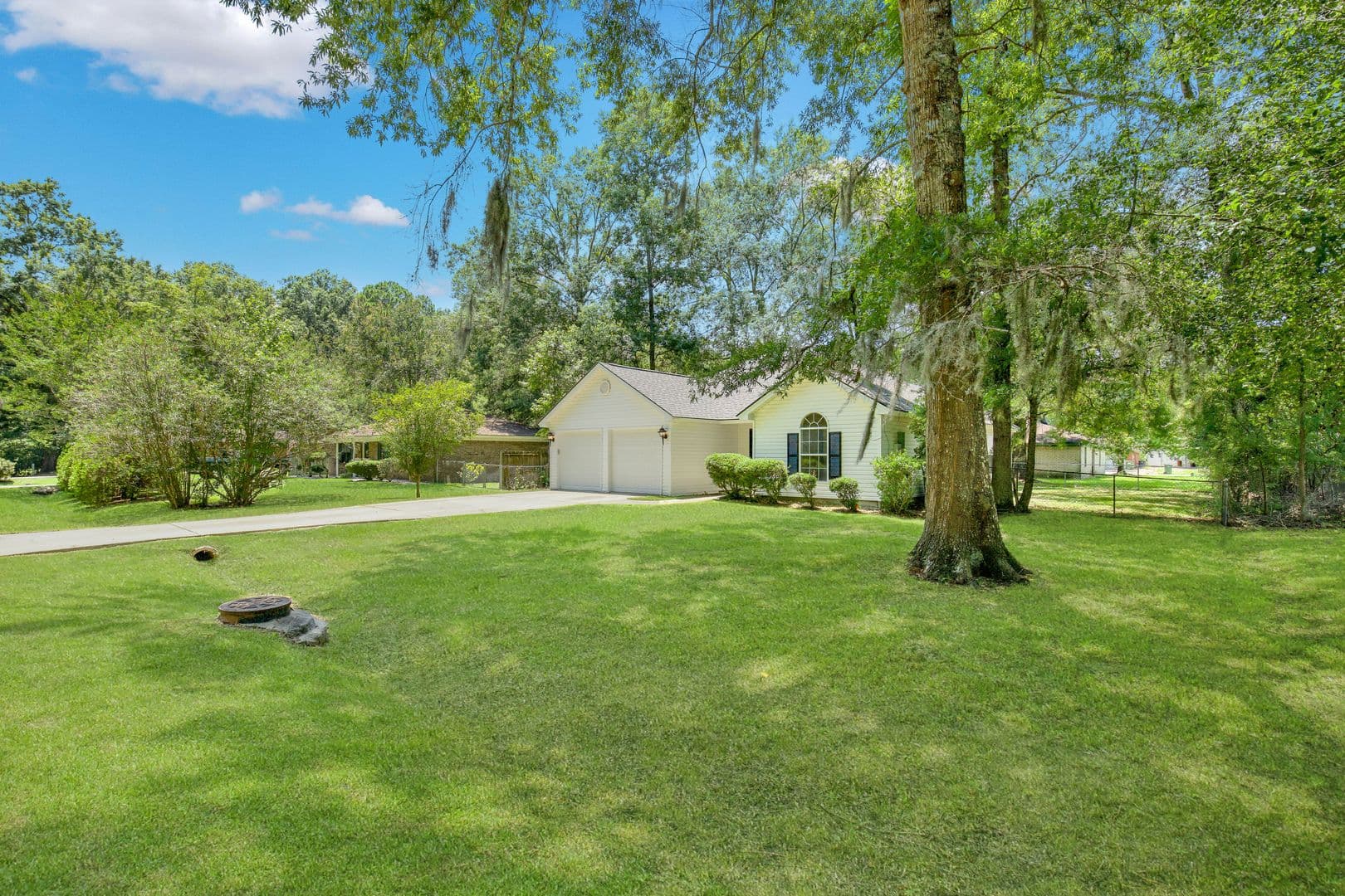 Savannah House: 607 S. Skinner Ave