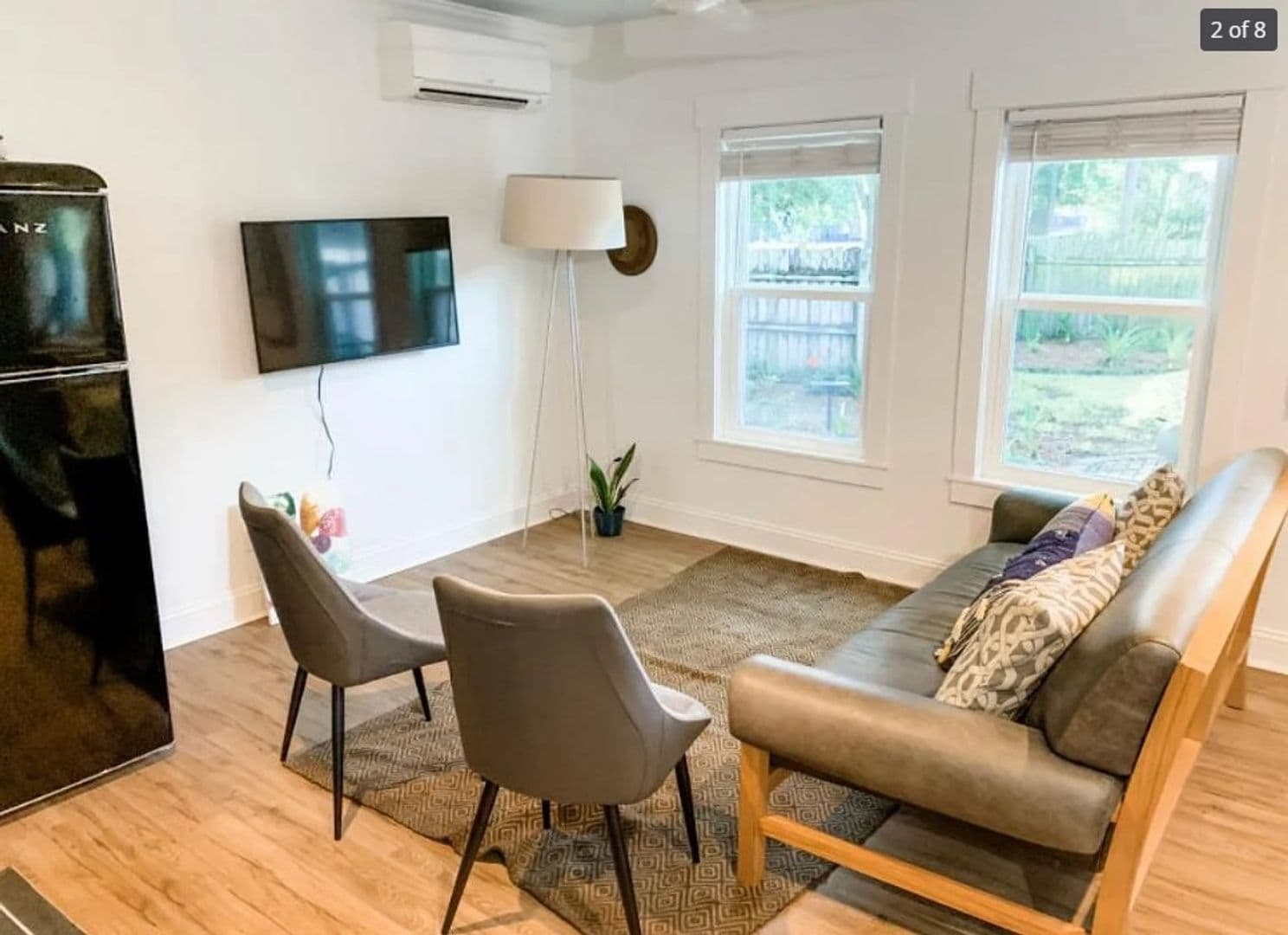 Savannah Apartment: 45 E 60th St Unit 2