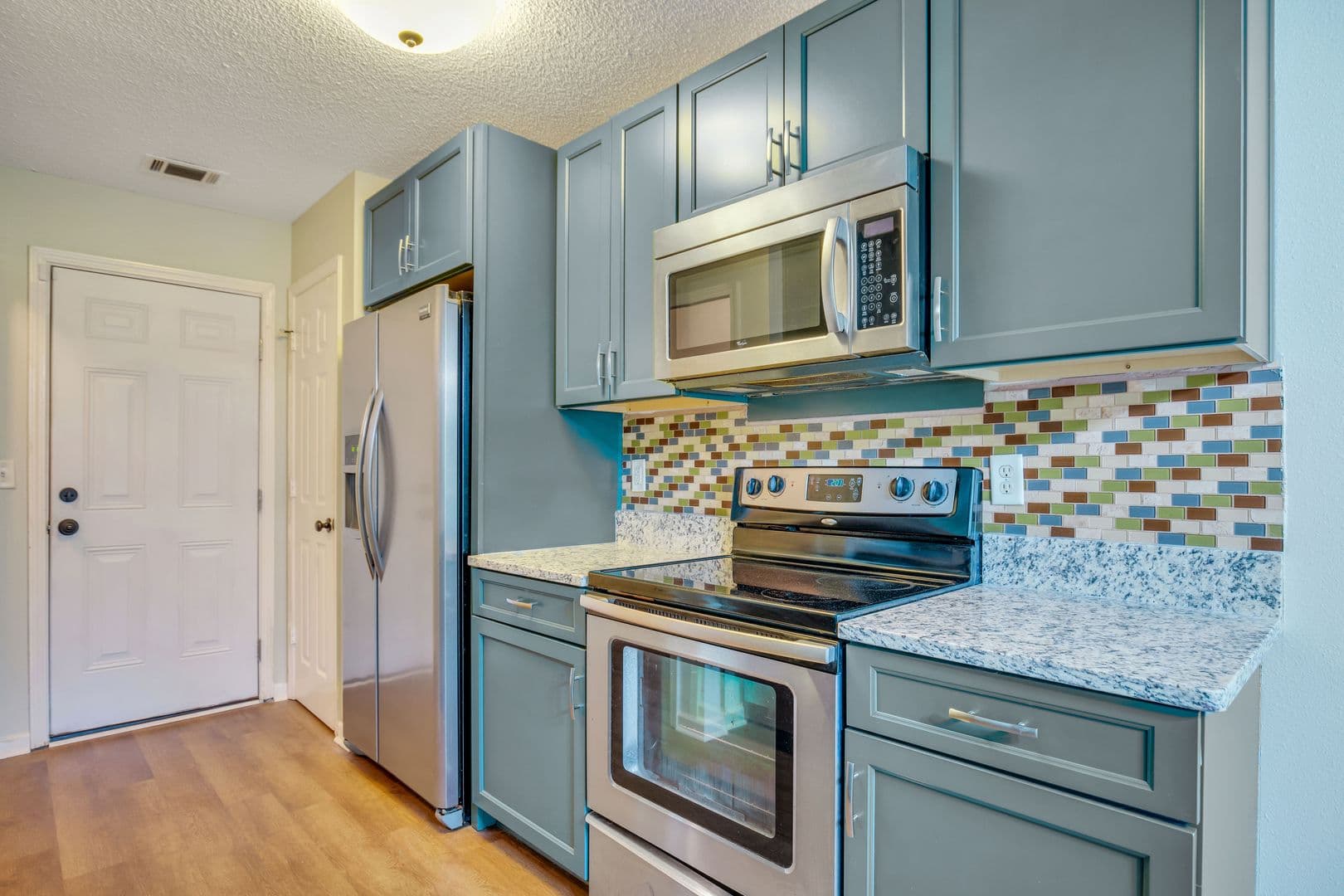 Savannah House: 607 S. Skinner Ave