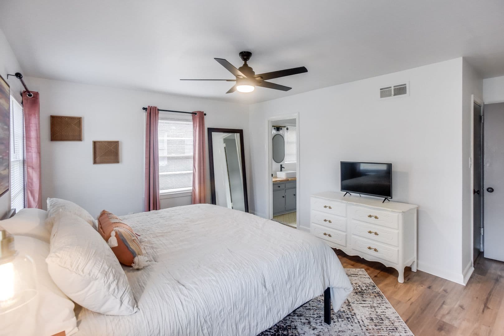 Savannah Apartment: 23 Berkley Pl - 23 Berkley Unit 2
