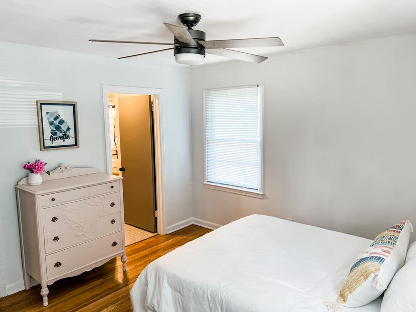 Savannah Apartment: 23 Berkley Pl - 23 Berkley Unit 4