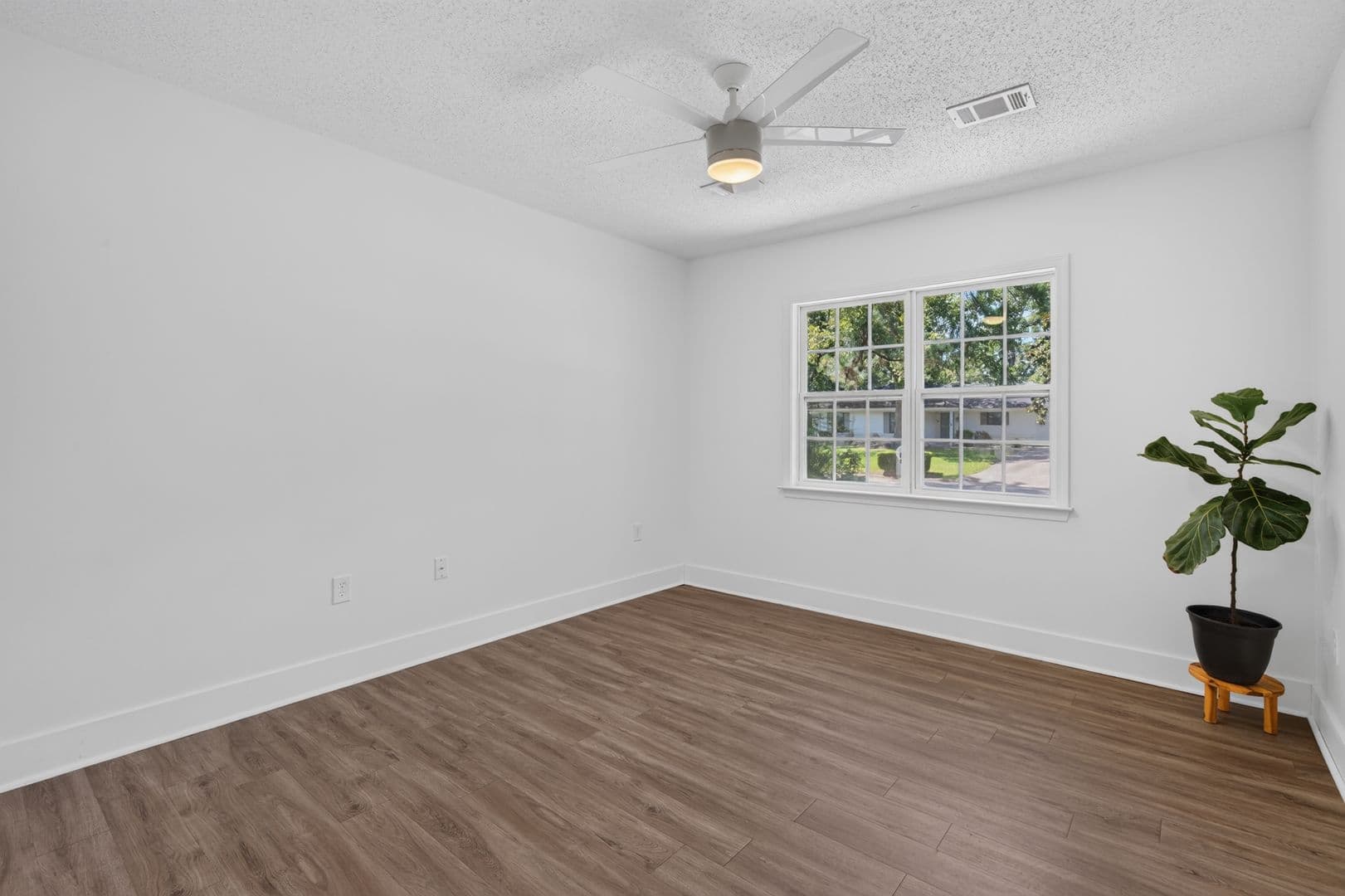 Savannah House: 31 Beaver Run Dr