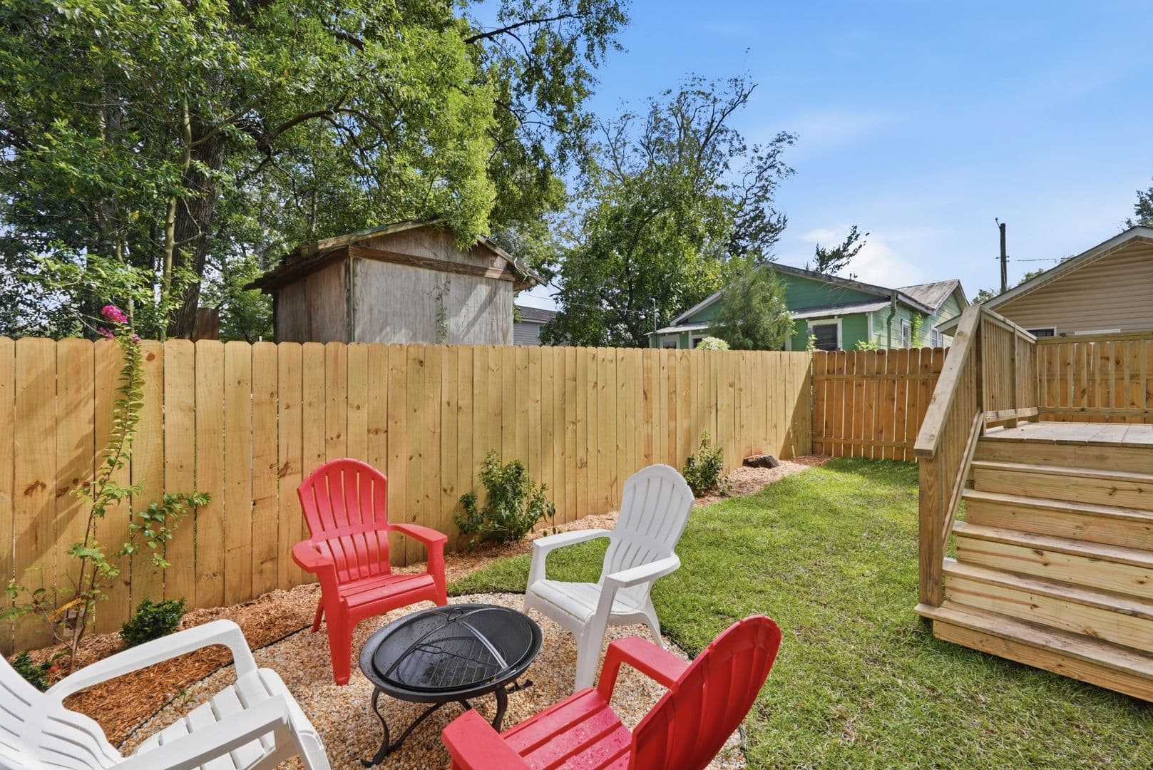 Savannah House: 744 E 33rd St