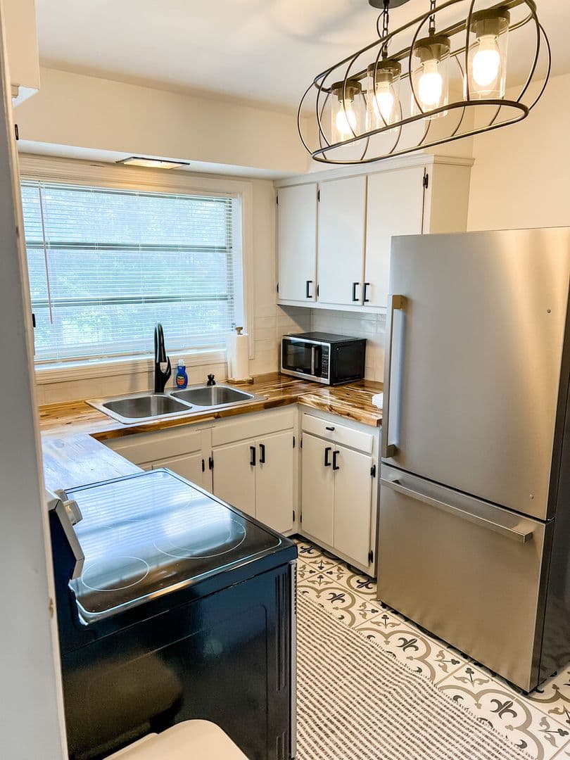 Savannah Apartment: 23 Berkley Pl - 23 Berkley Unit 4