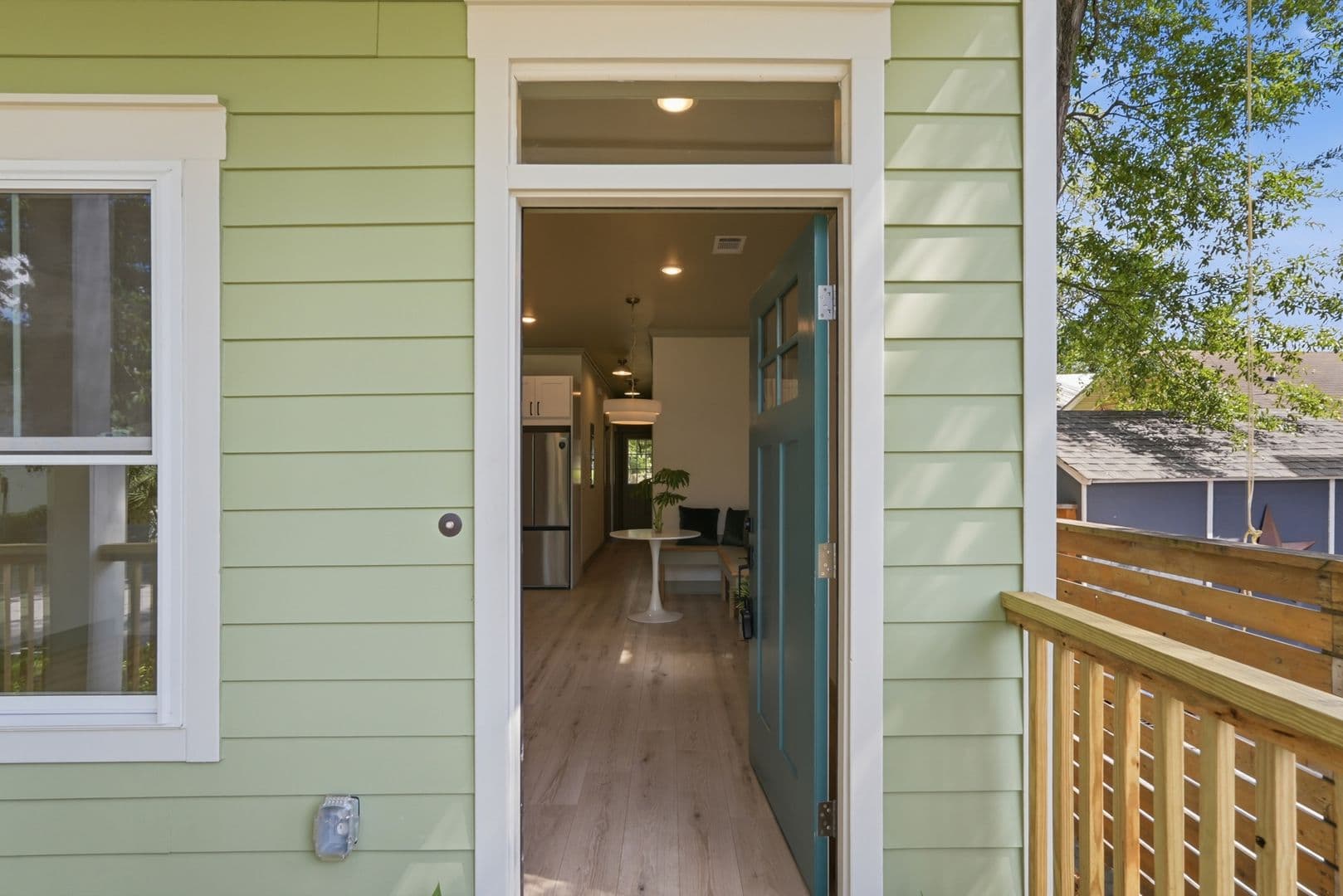 Savannah House: 744 E 33rd St