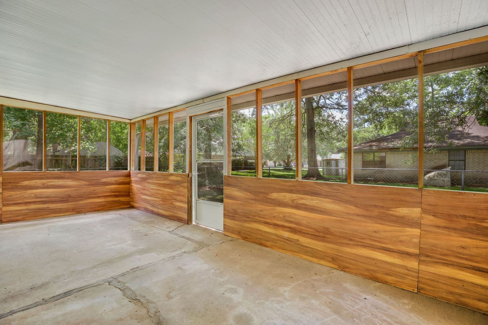 Savannah House: 607 S. Skinner Ave