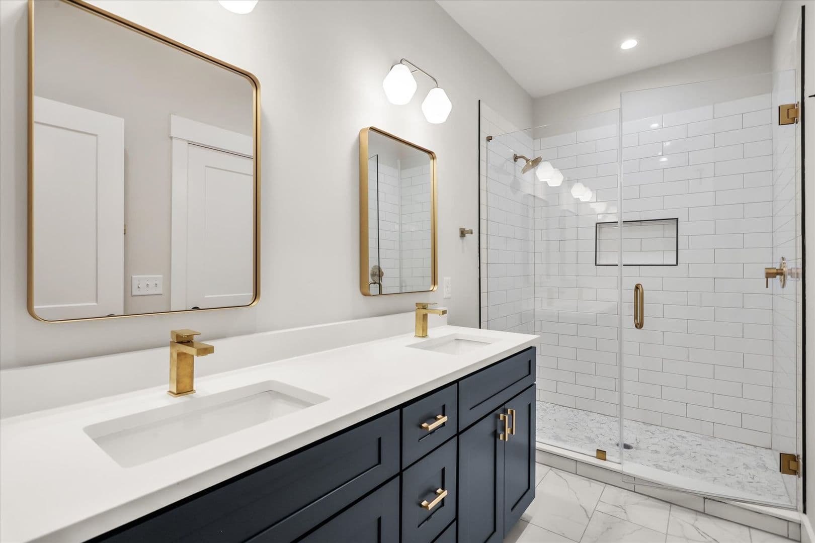 Savannah House: 5404 Mildred St