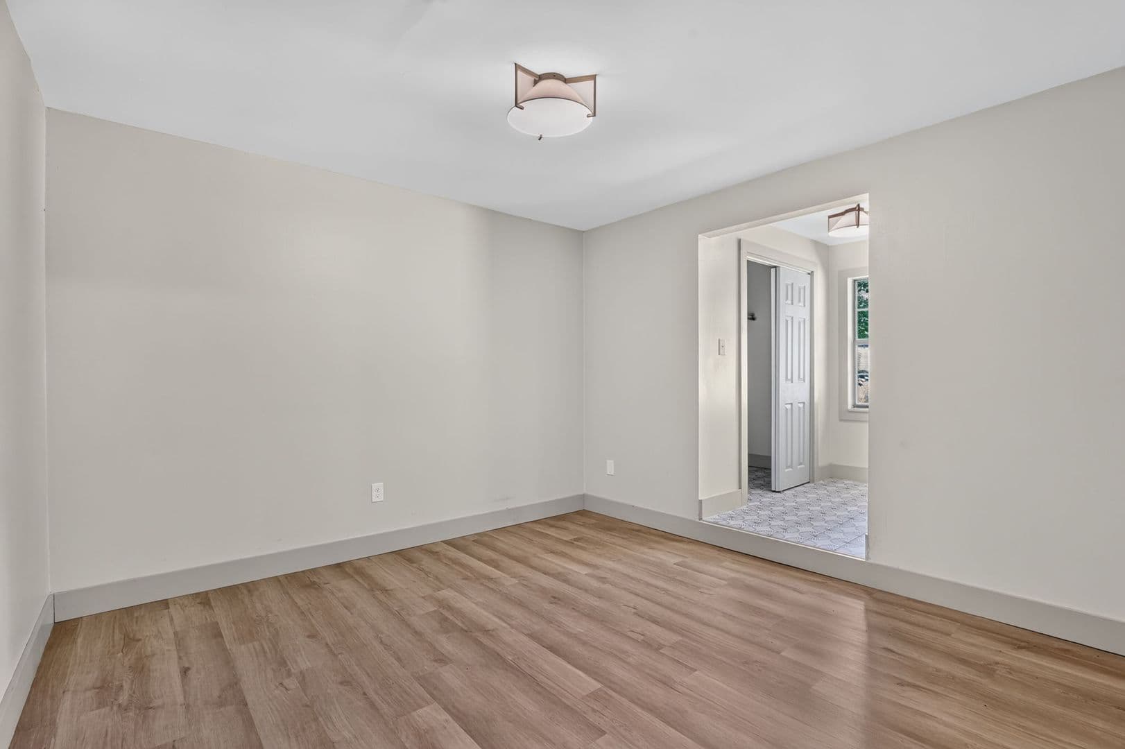 Pooler House: 108 E Whatley Street