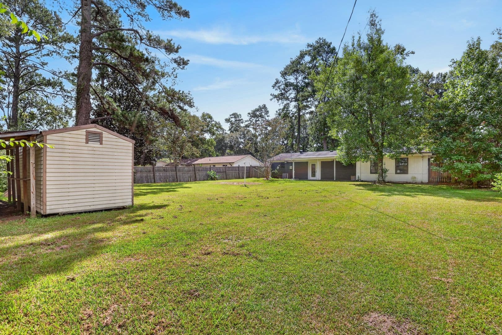 Pooler House: 108 E Whatley Street