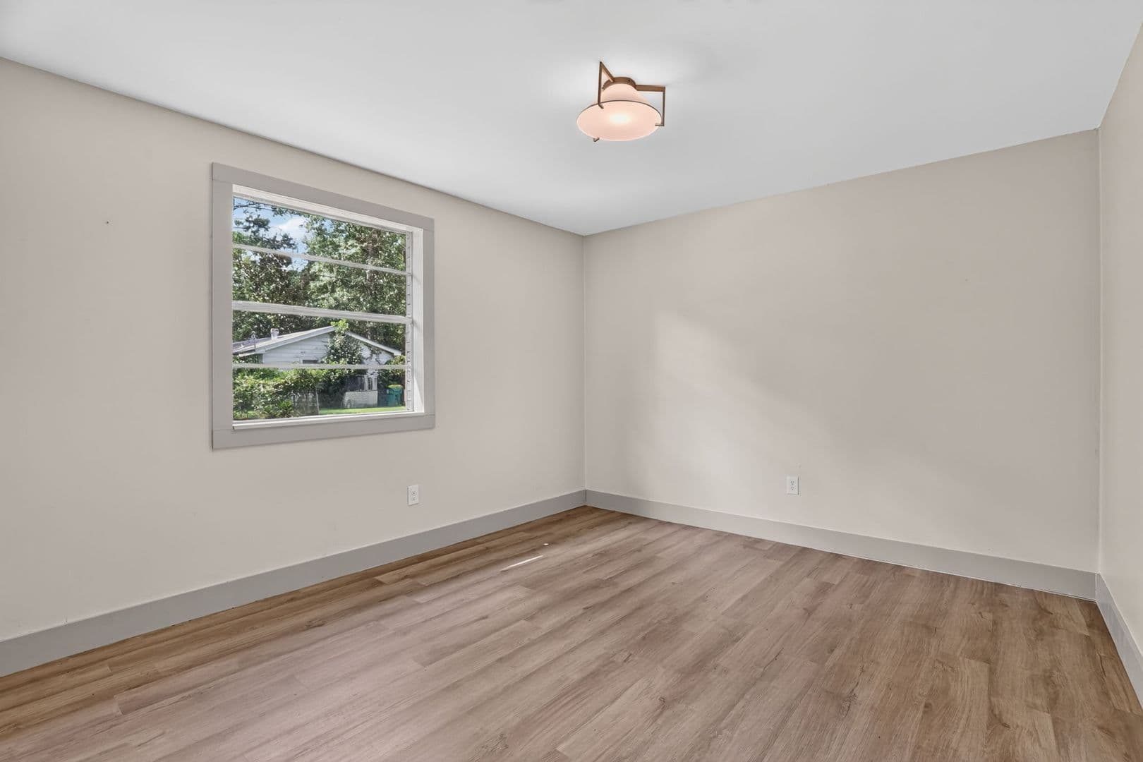 Pooler House: 108 E Whatley Street